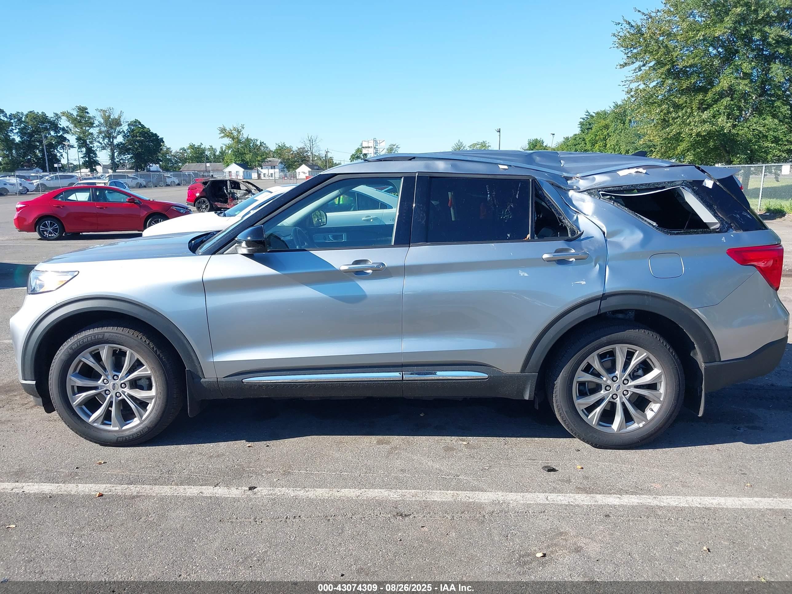 FORD EXPLORER image 6