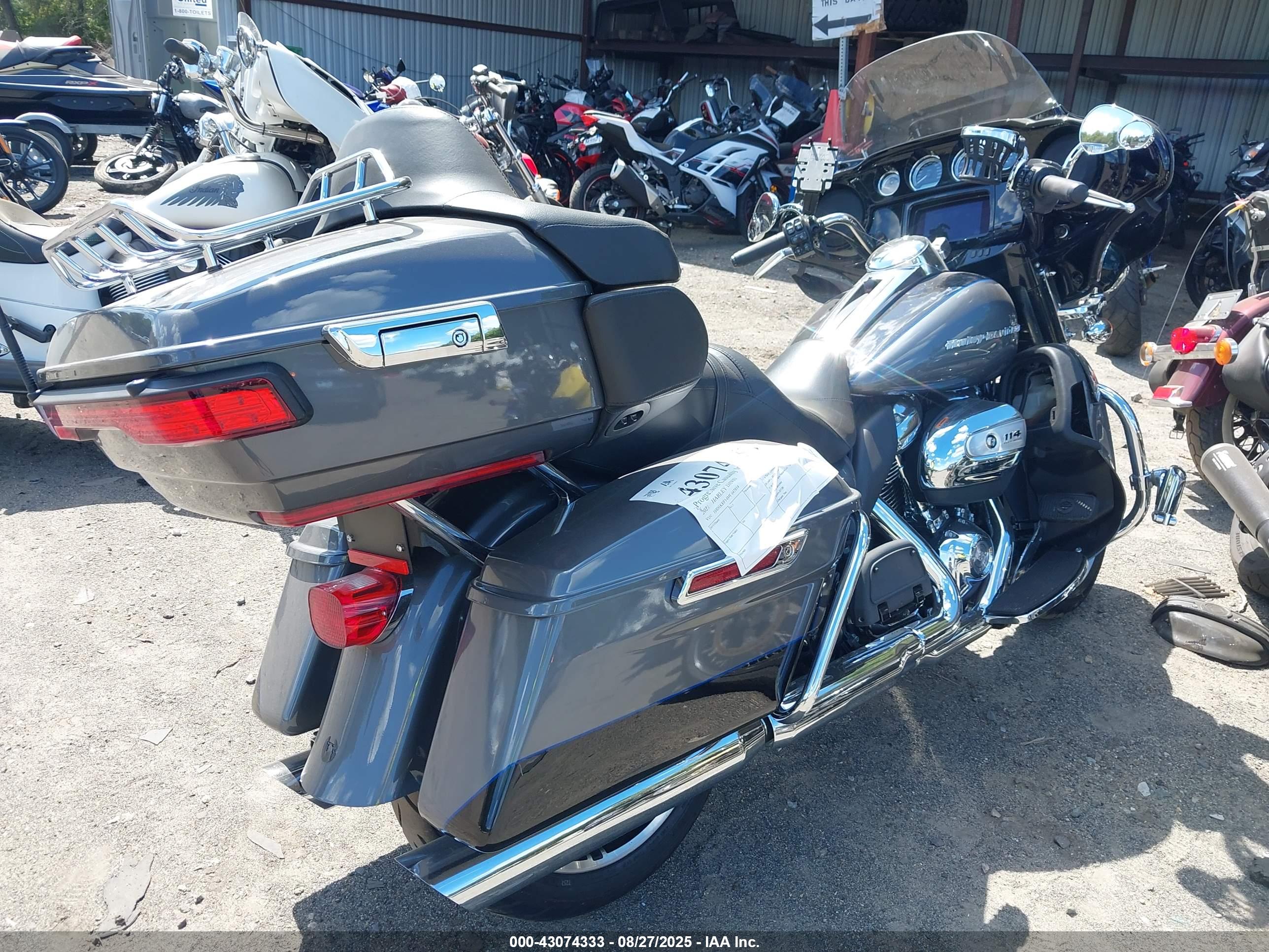 HARLEY-DAVIDSON FLHTK image 4