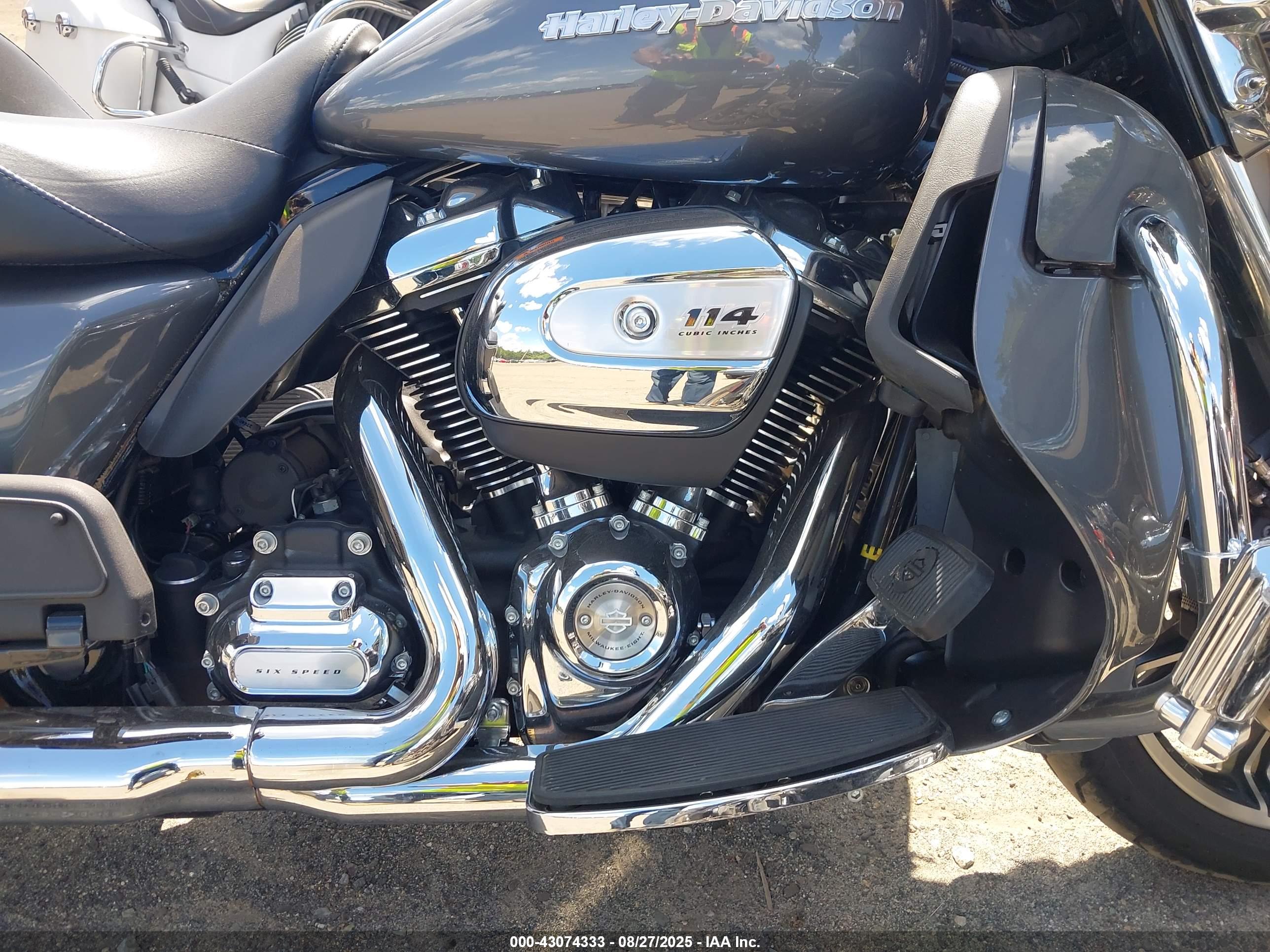 HARLEY-DAVIDSON FLHTK image 8