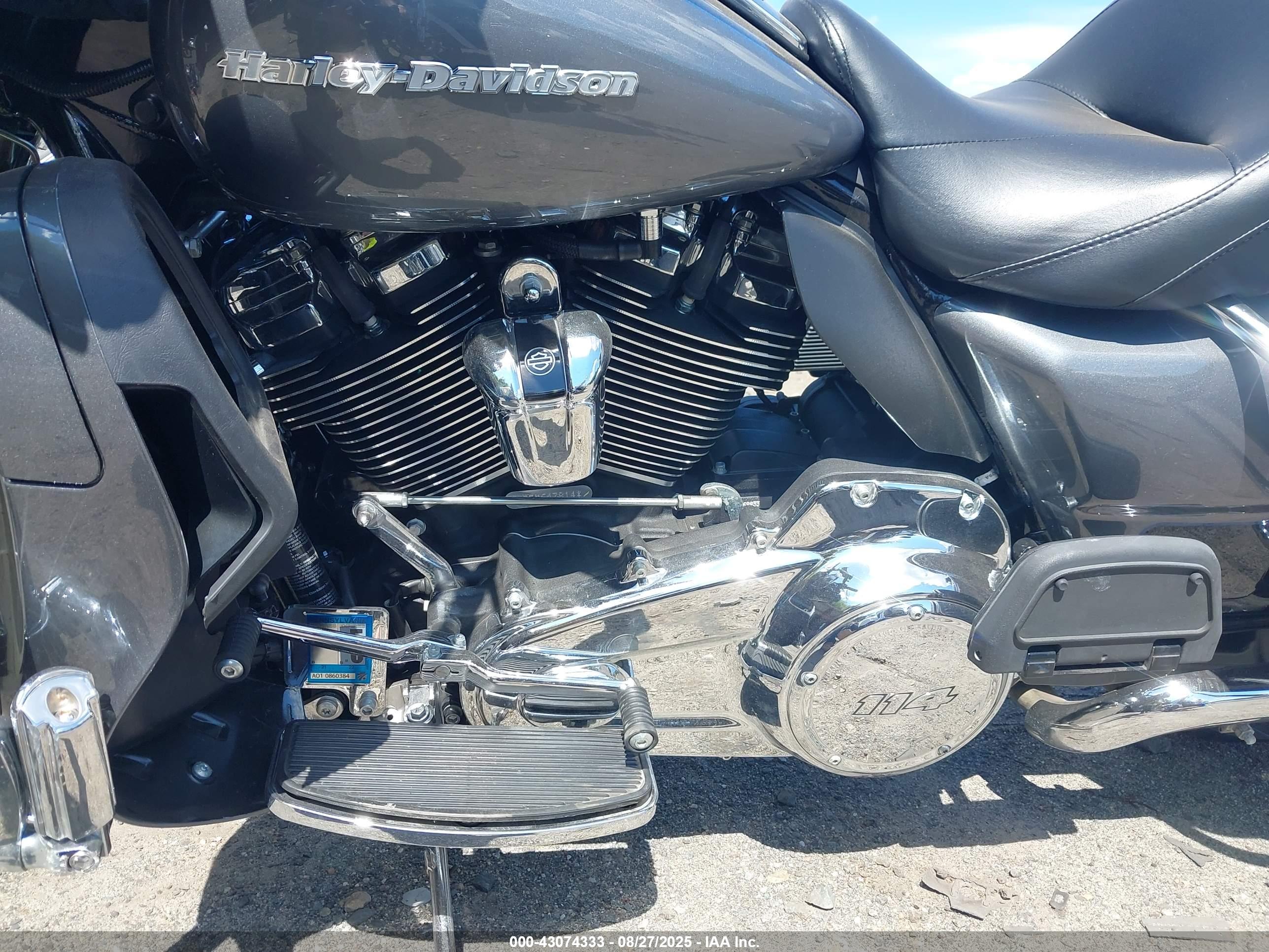 HARLEY-DAVIDSON FLHTK image 9