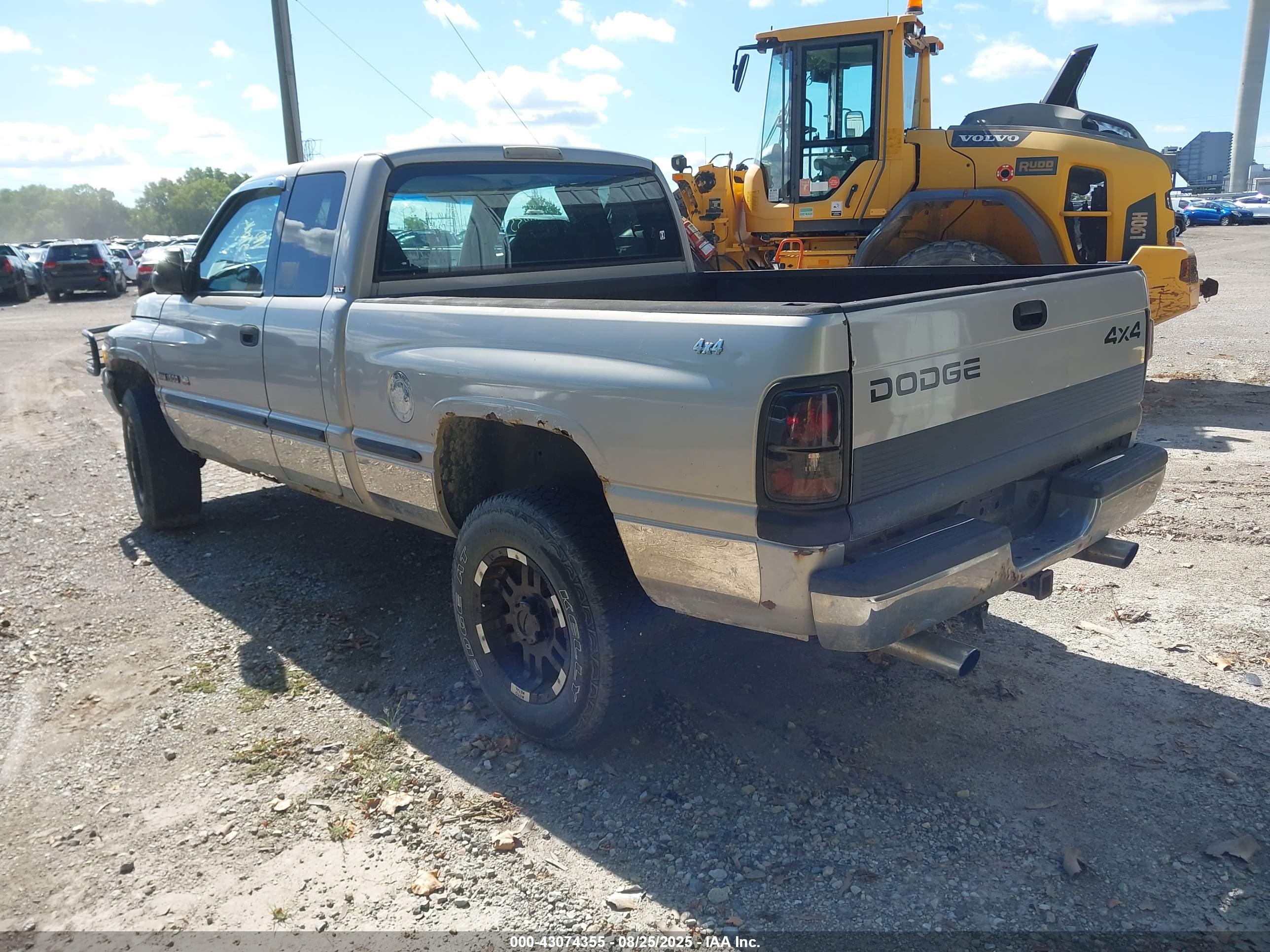 DODGE RAM image 3