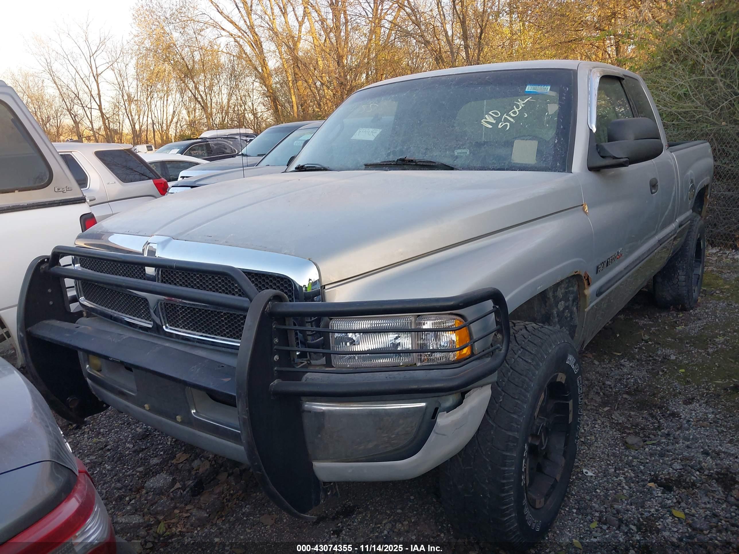 DODGE RAM image 6