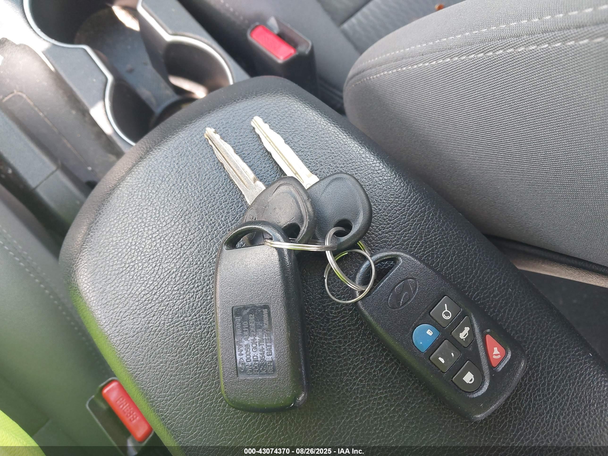 HYUNDAI ELANTRA image 11