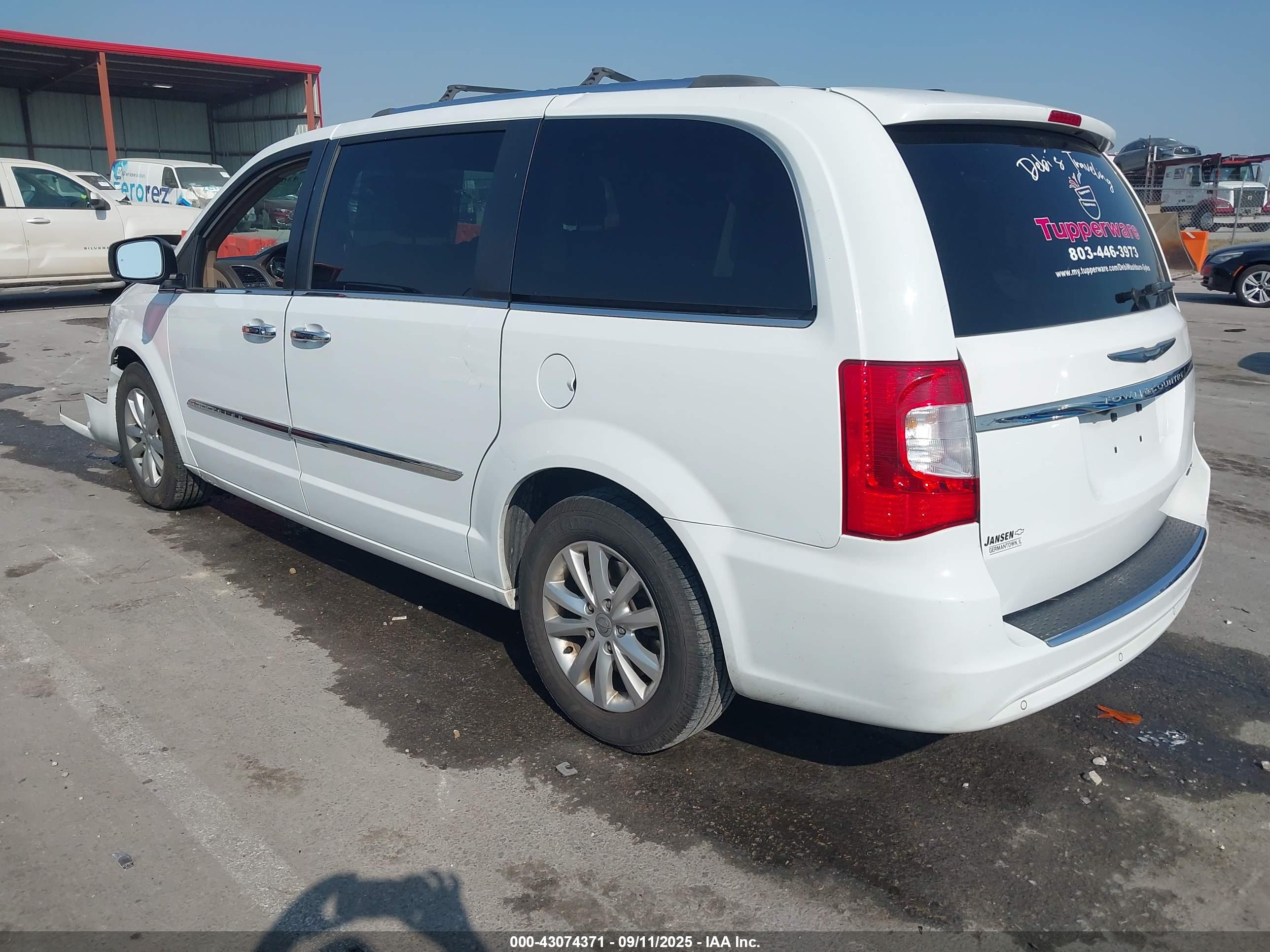 CHRYSLER TOWN image 3
