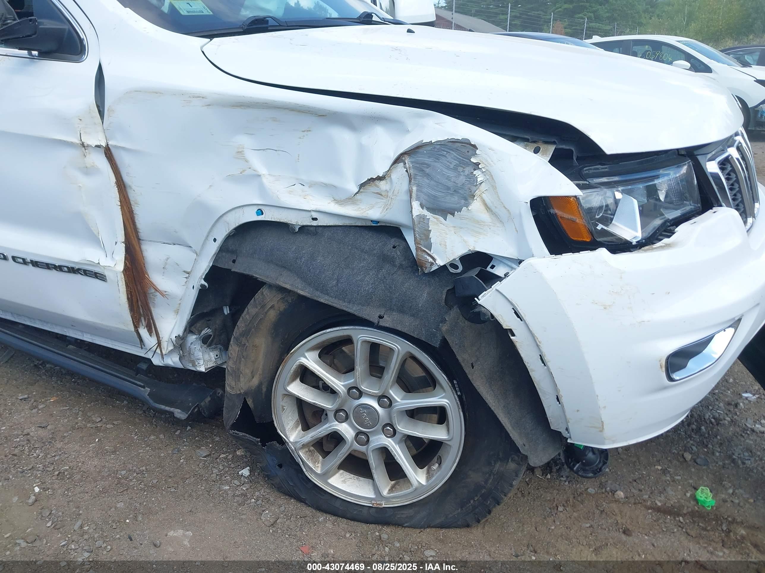 JEEP GRAND image 6