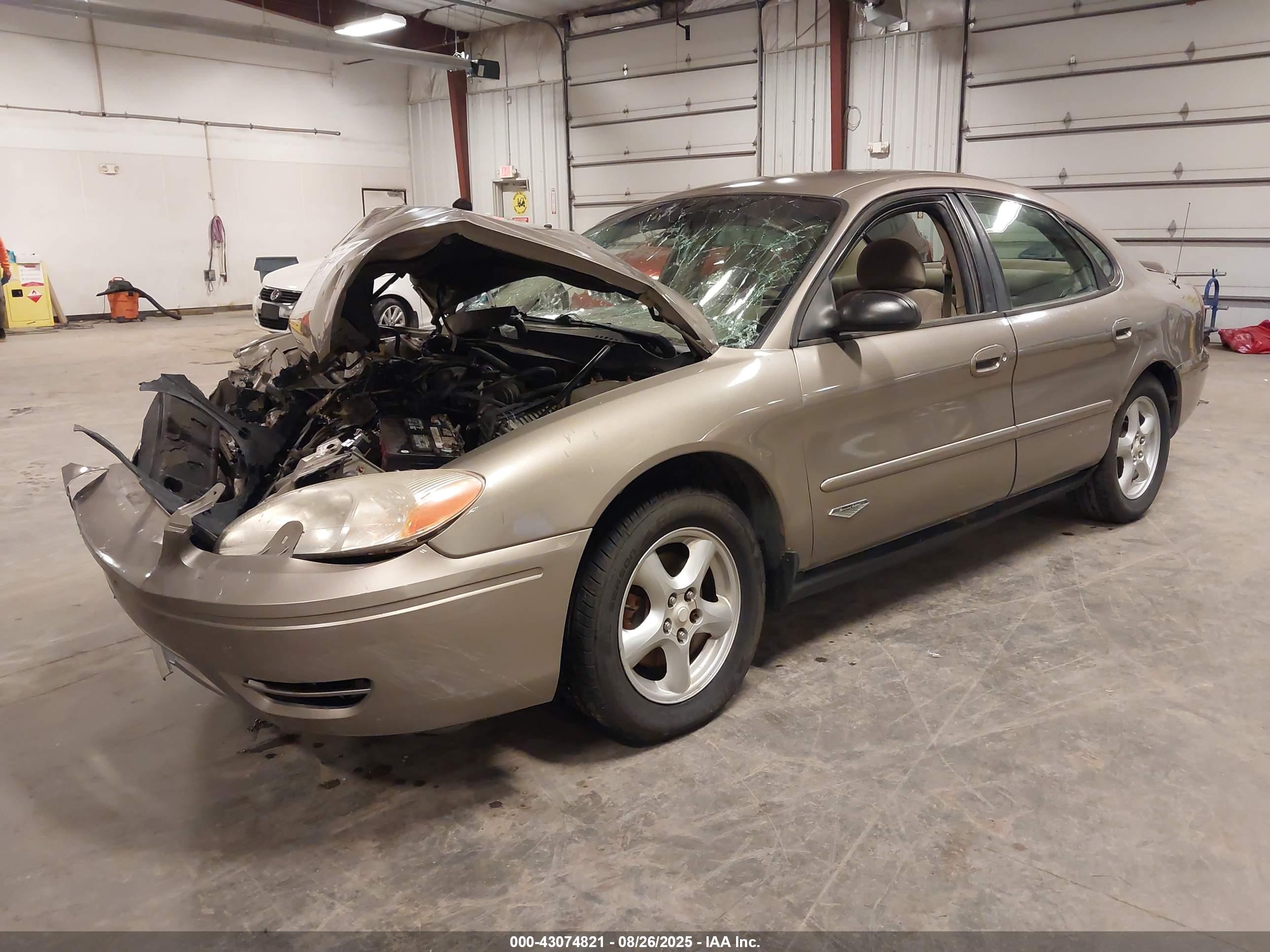 FORD TAURUS image 2
