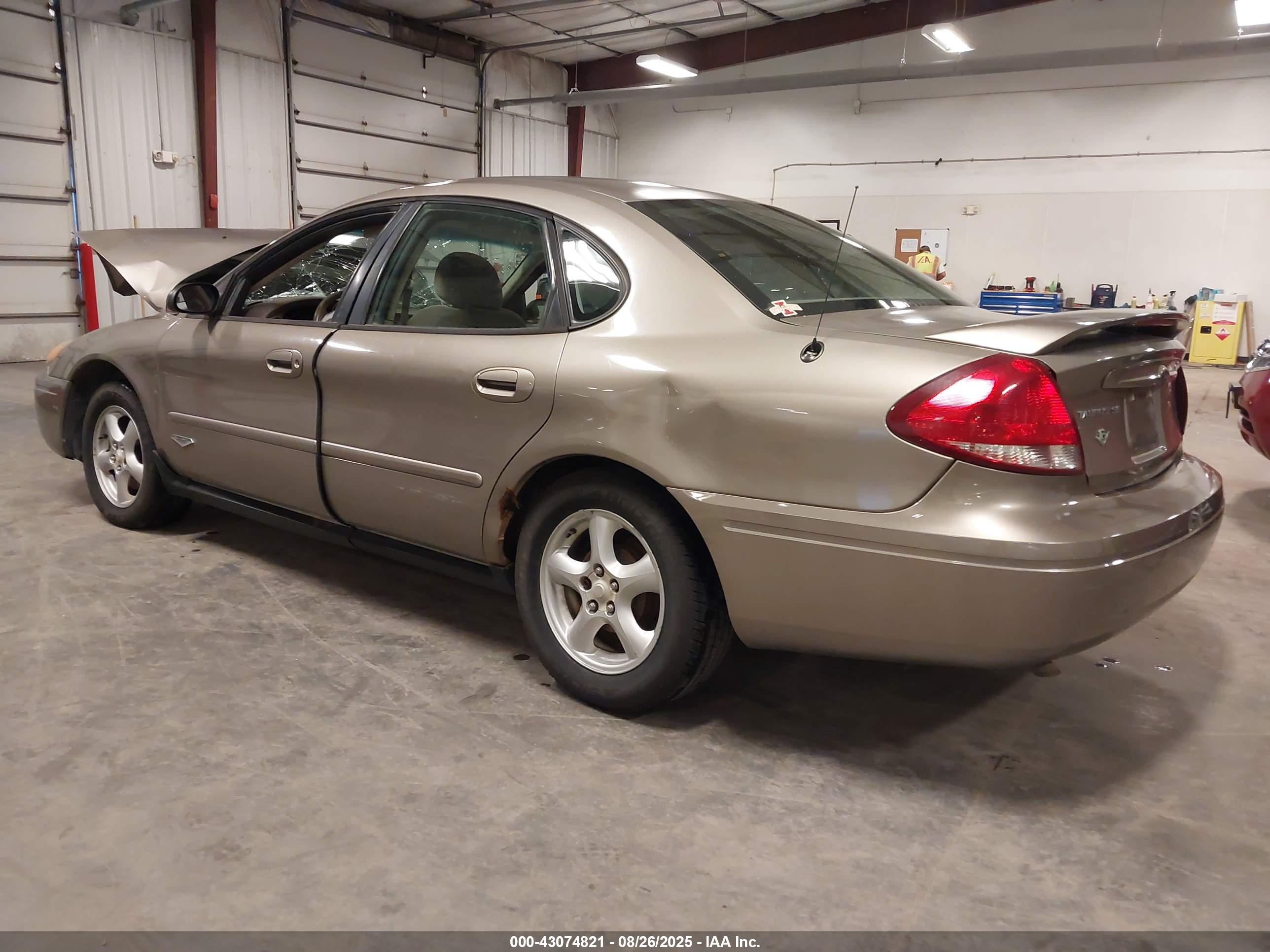 FORD TAURUS image 3