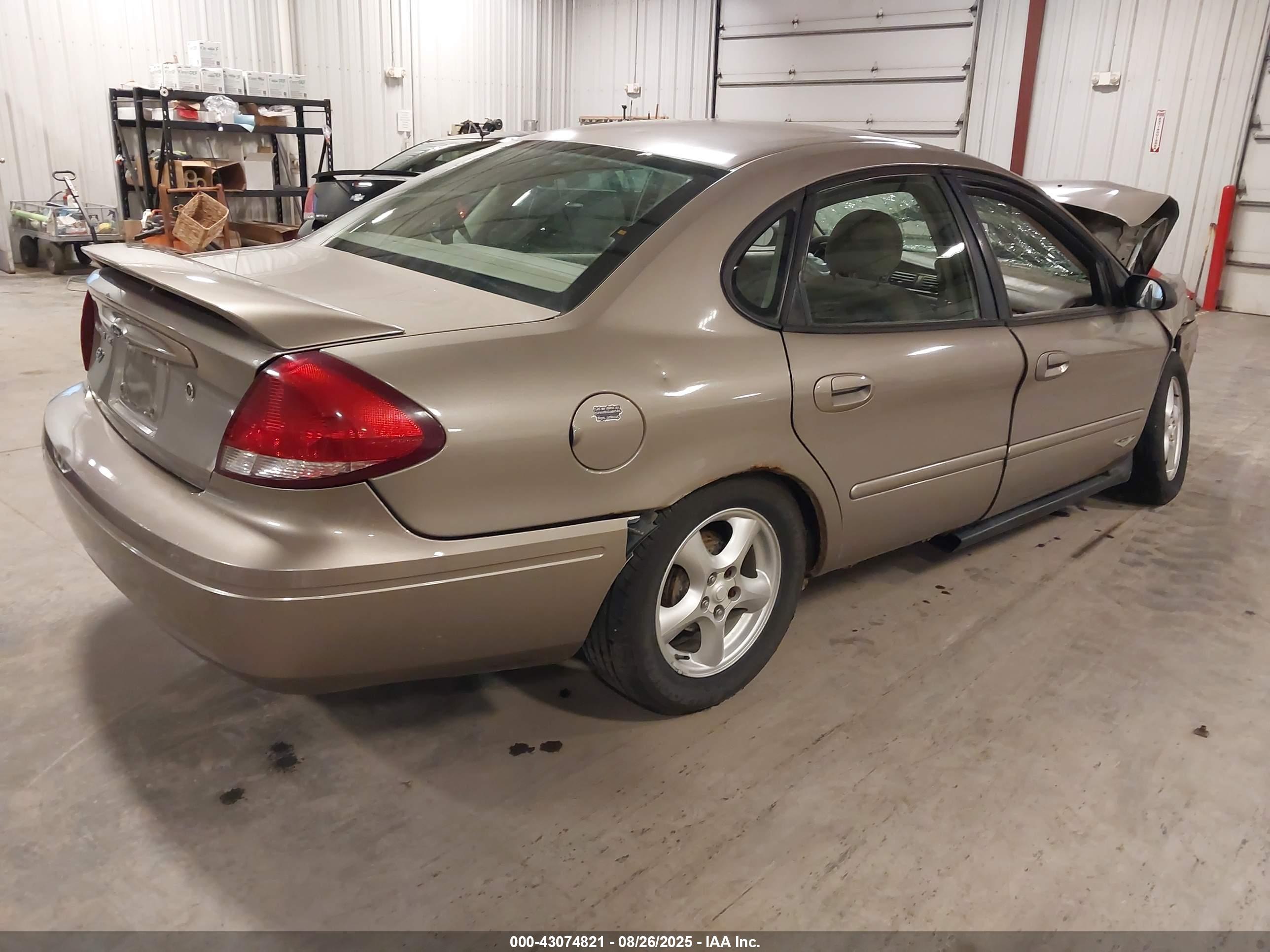 FORD TAURUS image 4