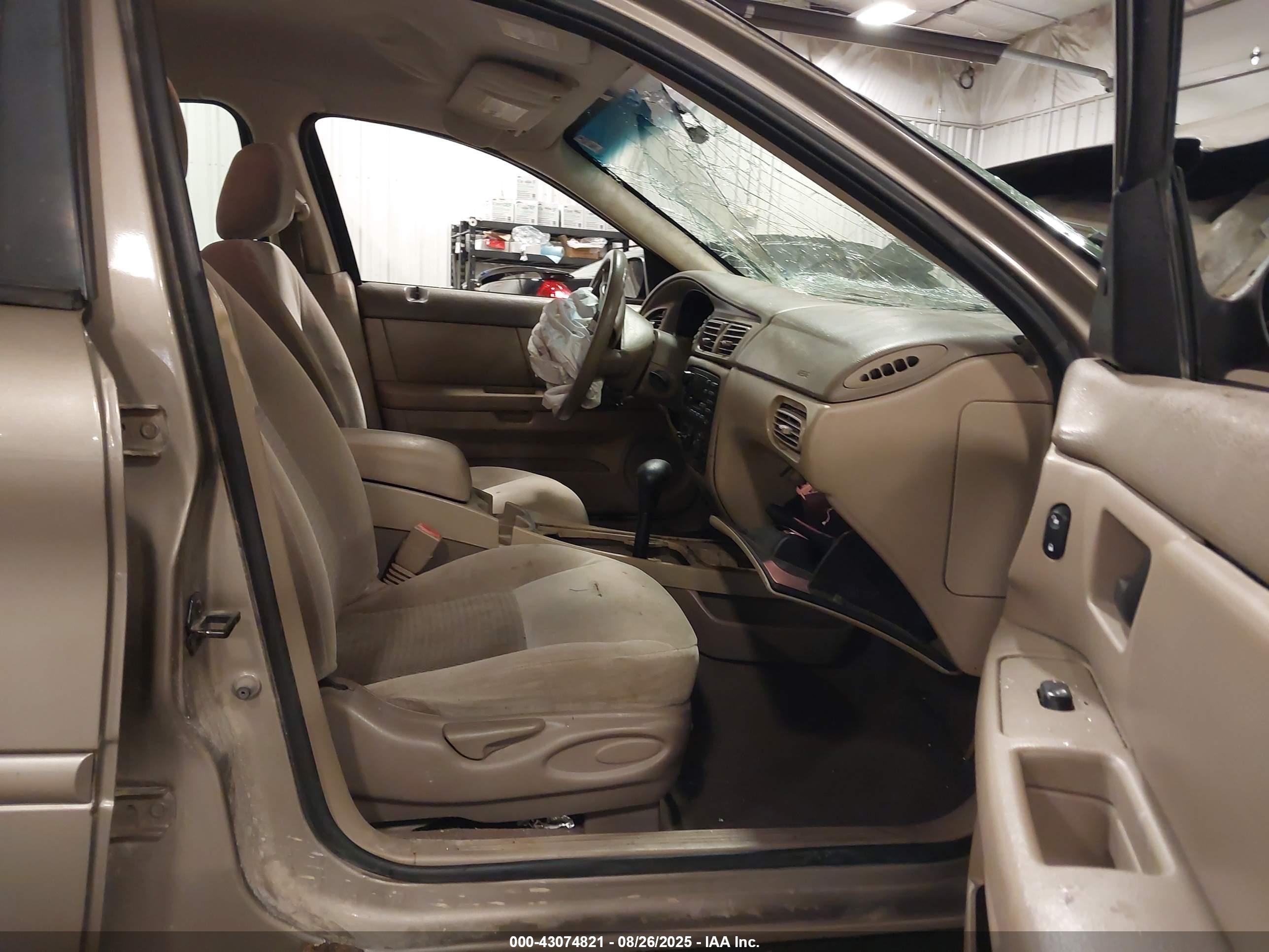 FORD TAURUS image 5