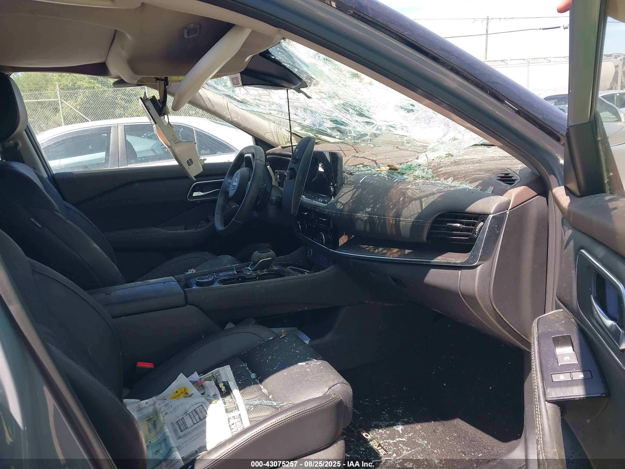 NISSAN ROGUE image 5