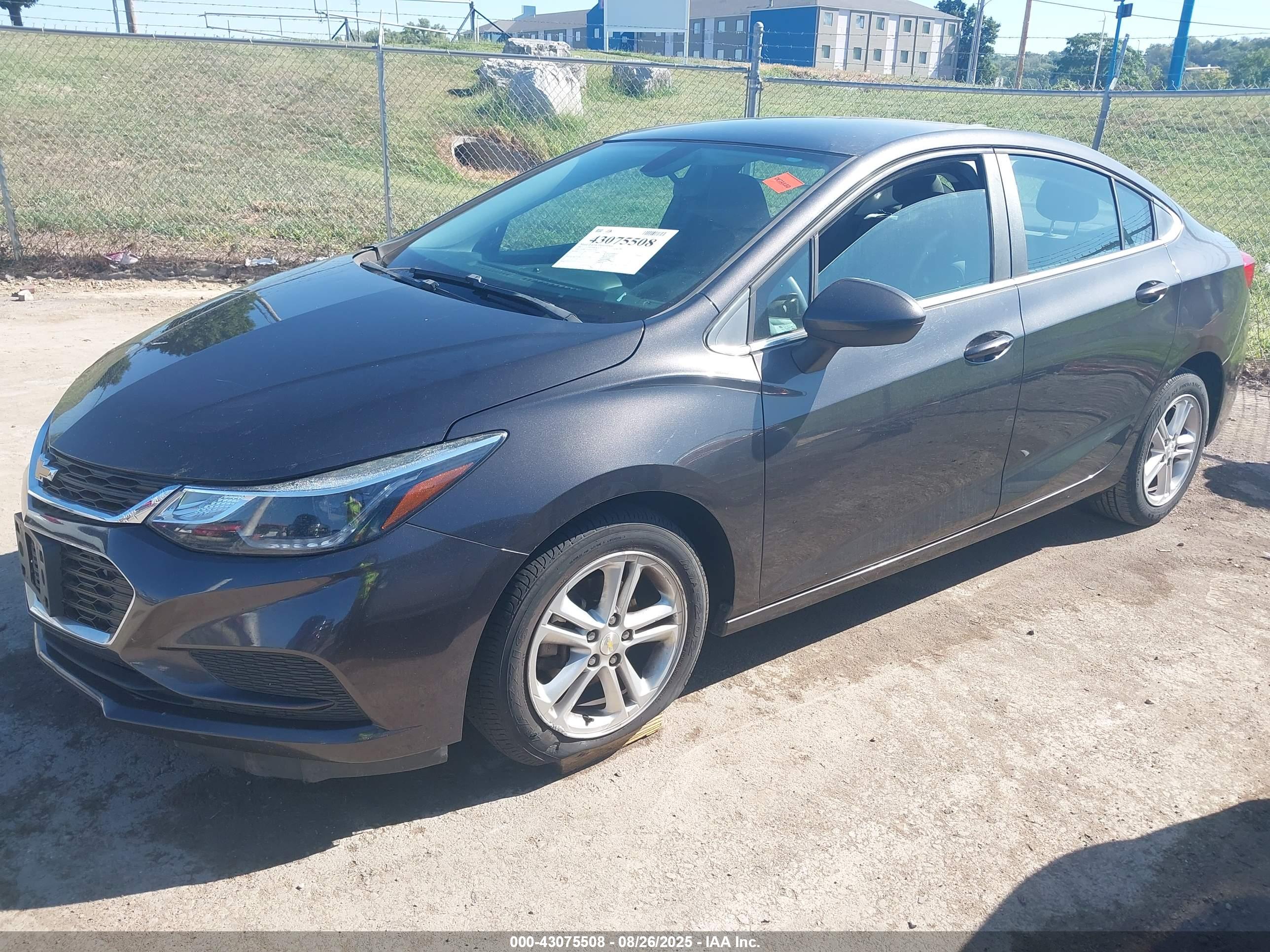 CHEVROLET CRUZE image 2