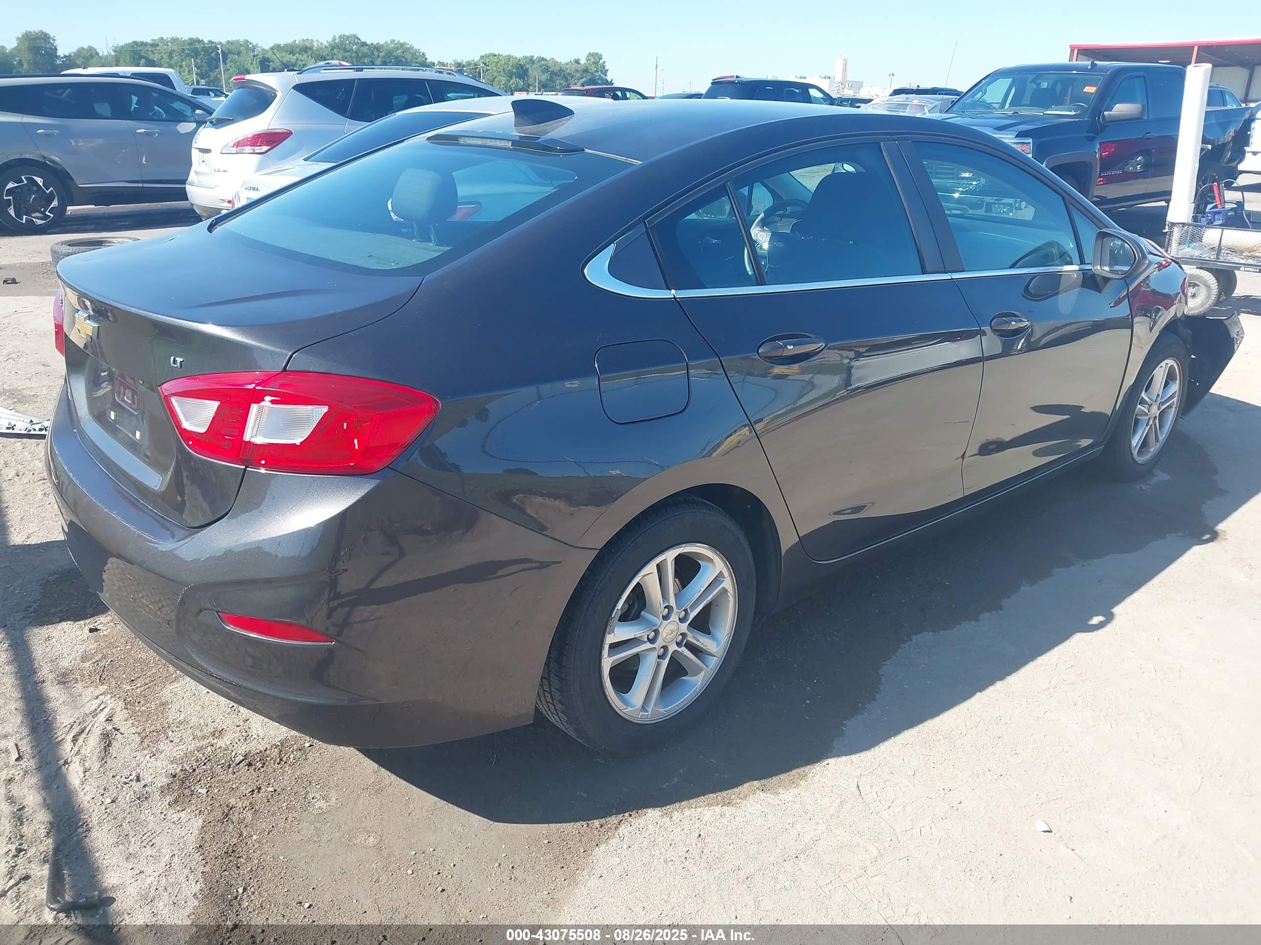CHEVROLET CRUZE image 4