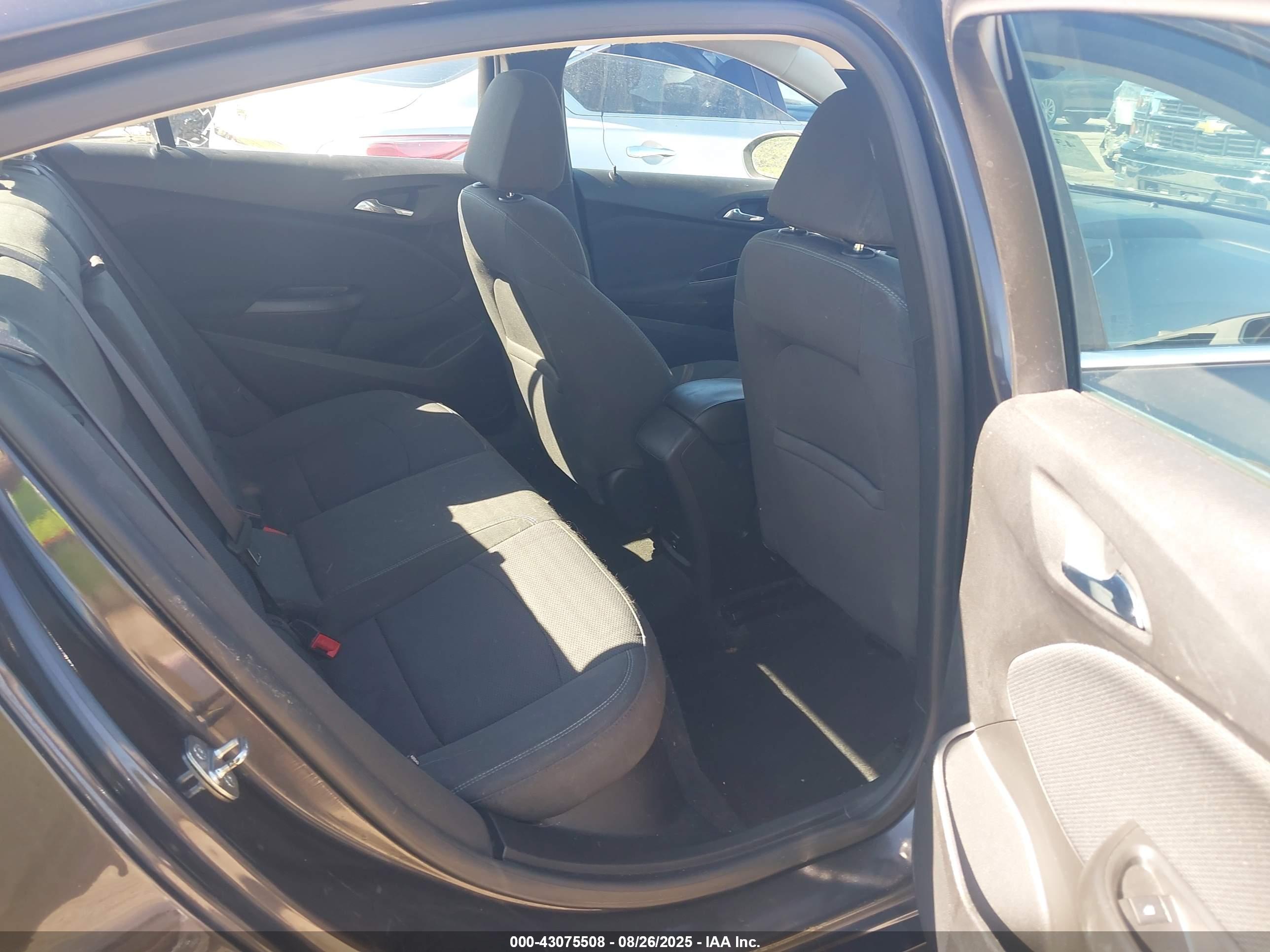 CHEVROLET CRUZE image 8