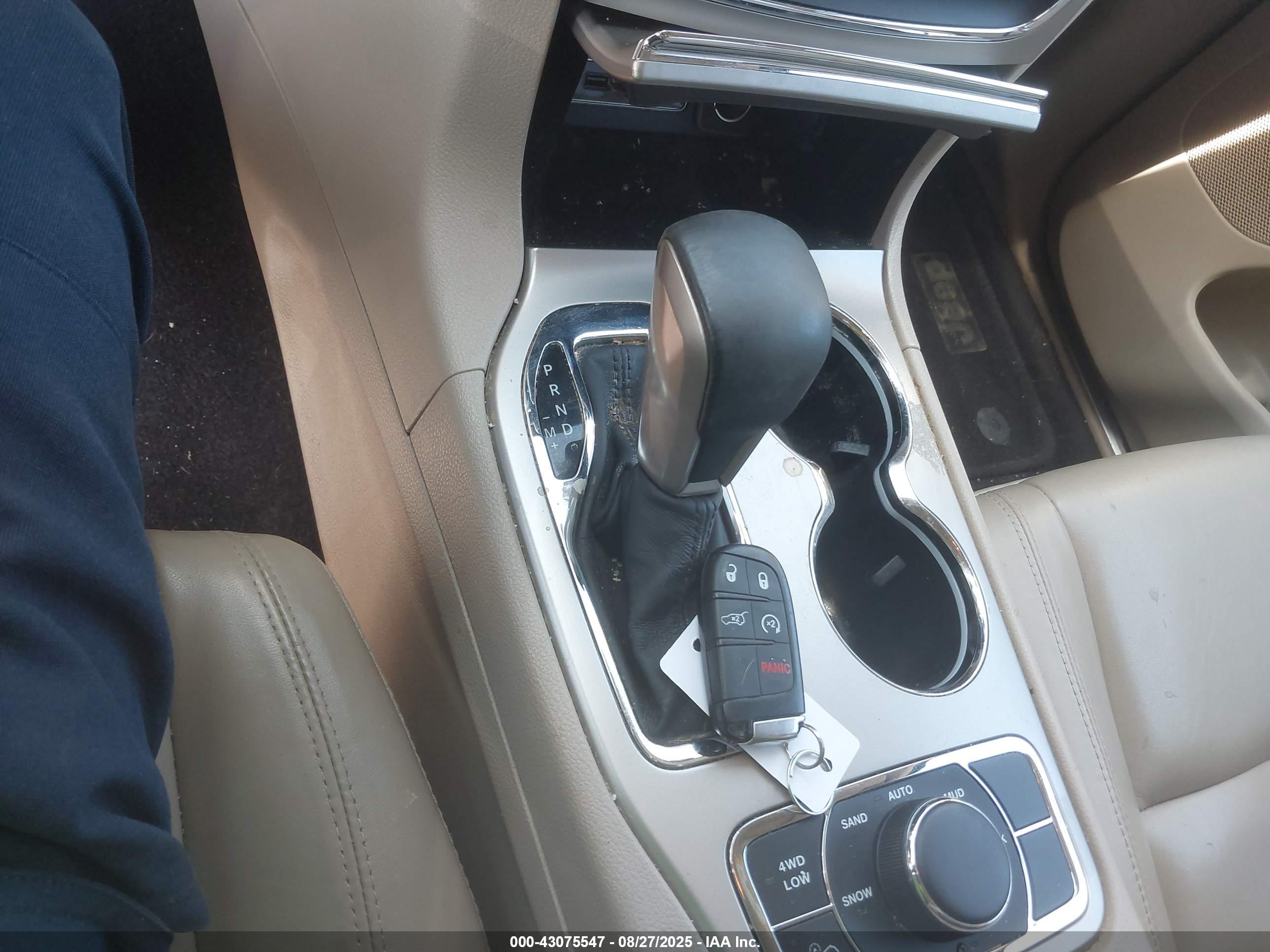 JEEP GRAND image 11