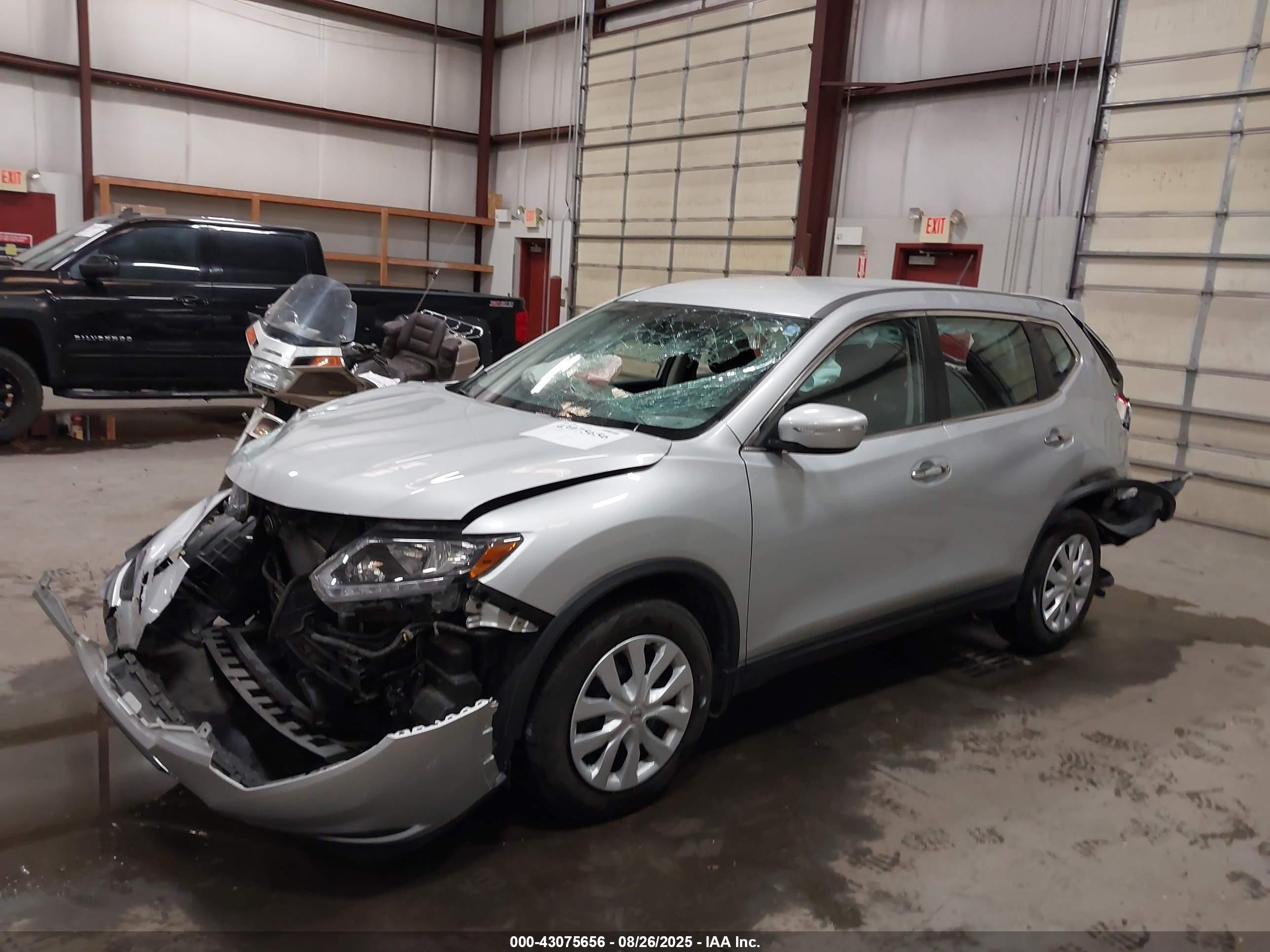 NISSAN ROGUE image 2