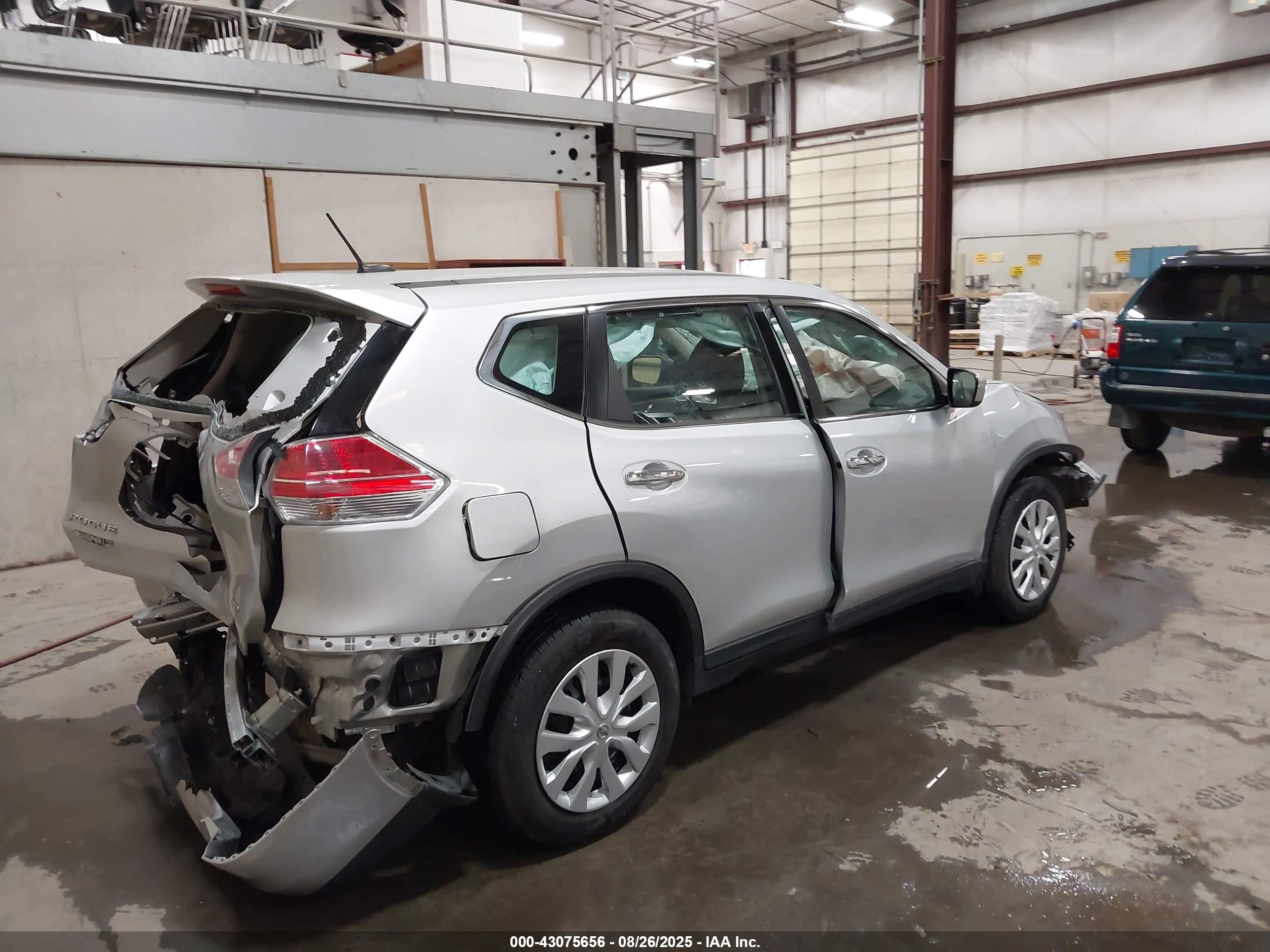 NISSAN ROGUE image 4
