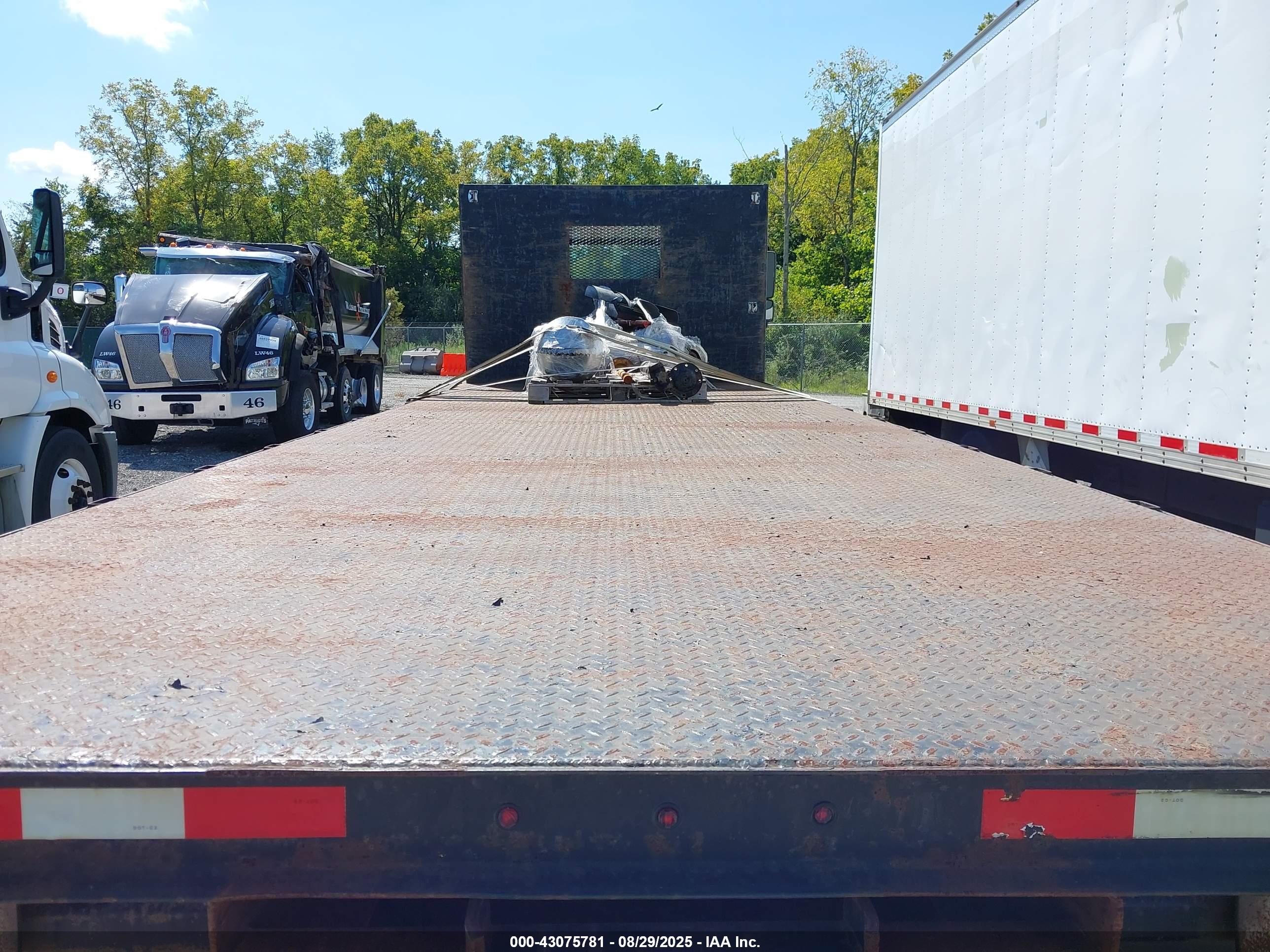 FREIGHTLINER M2 image 8