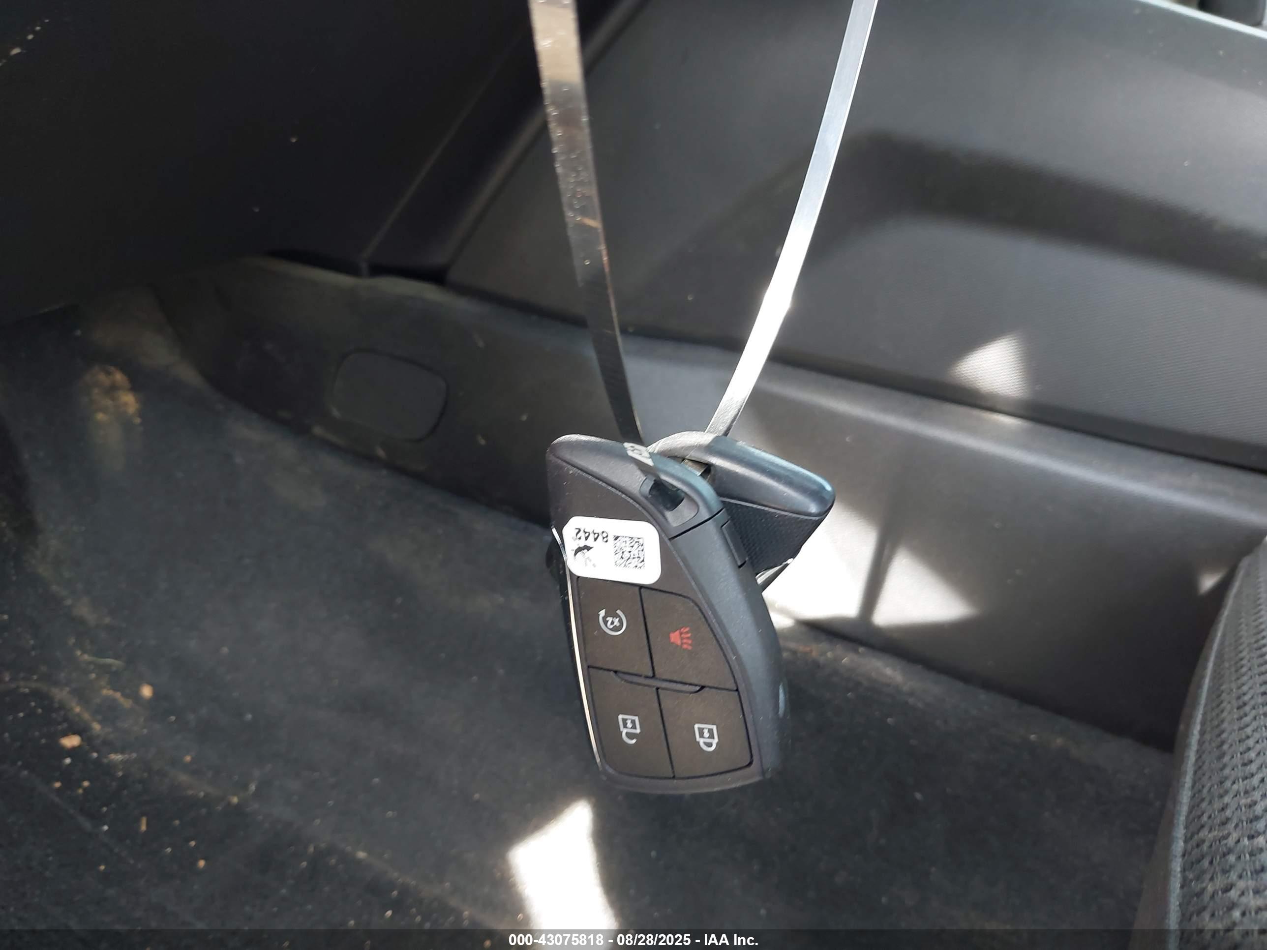 CHEVROLET COLORADO image 11