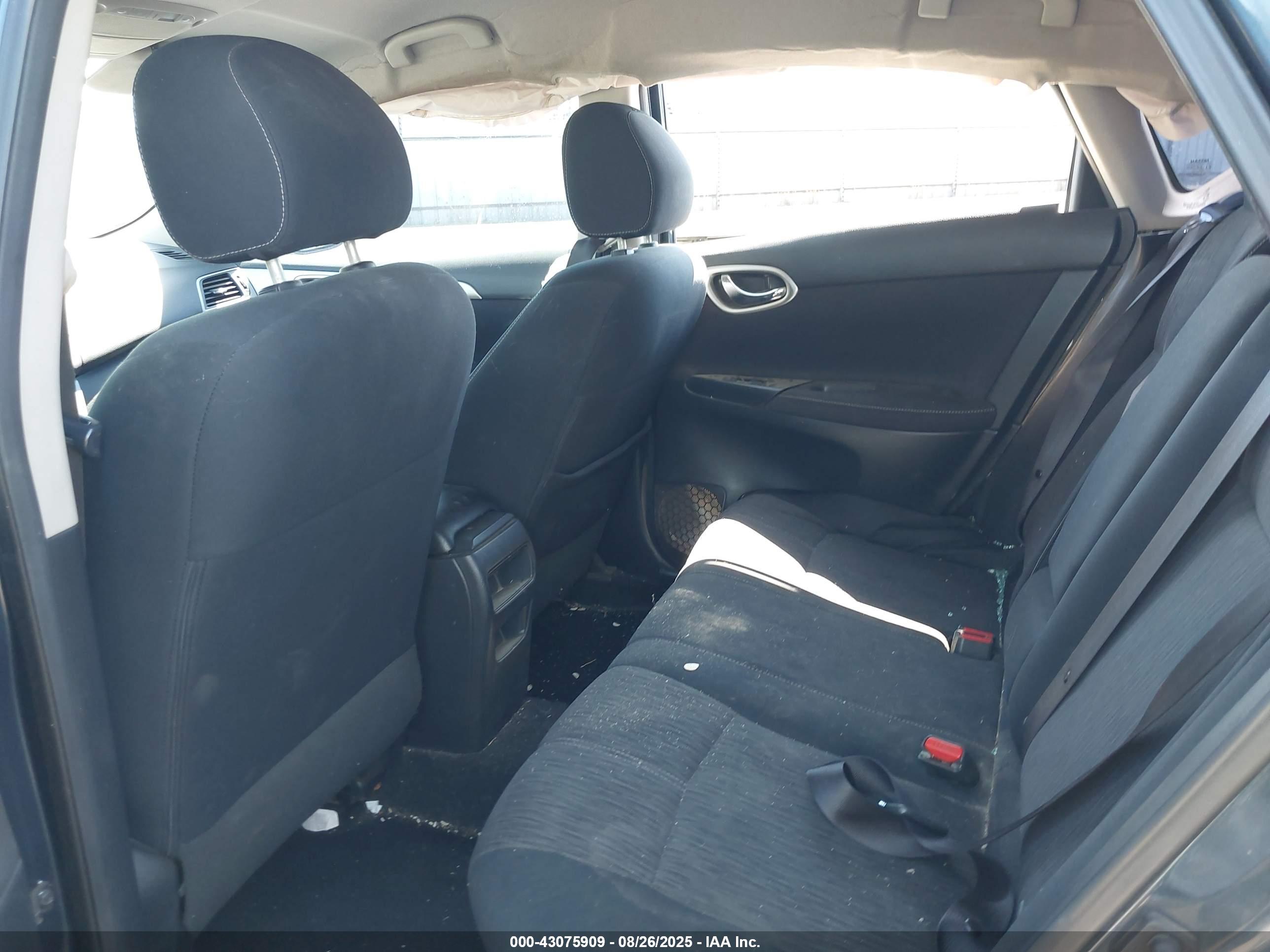 NISSAN SENTRA image 8