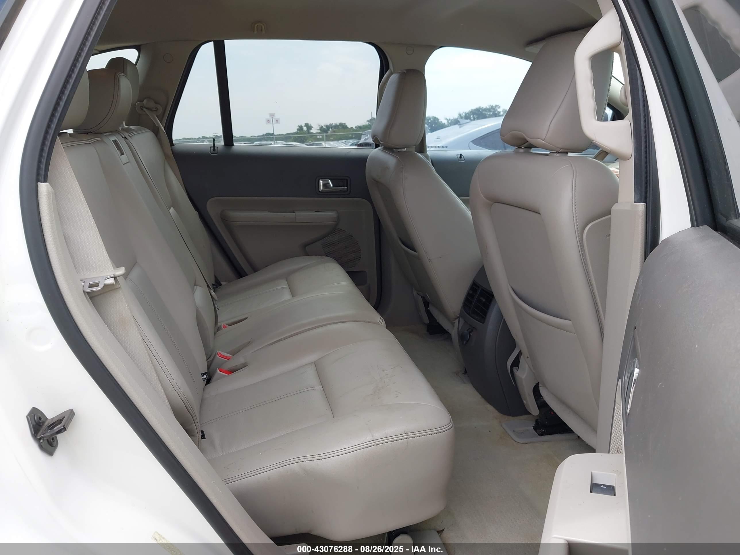 FORD EDGE image 8