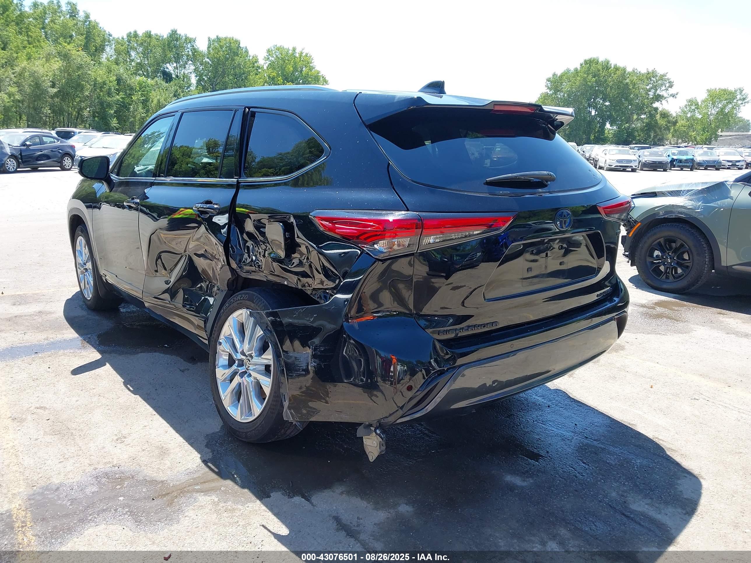 TOYOTA HIGHLANDER image 3