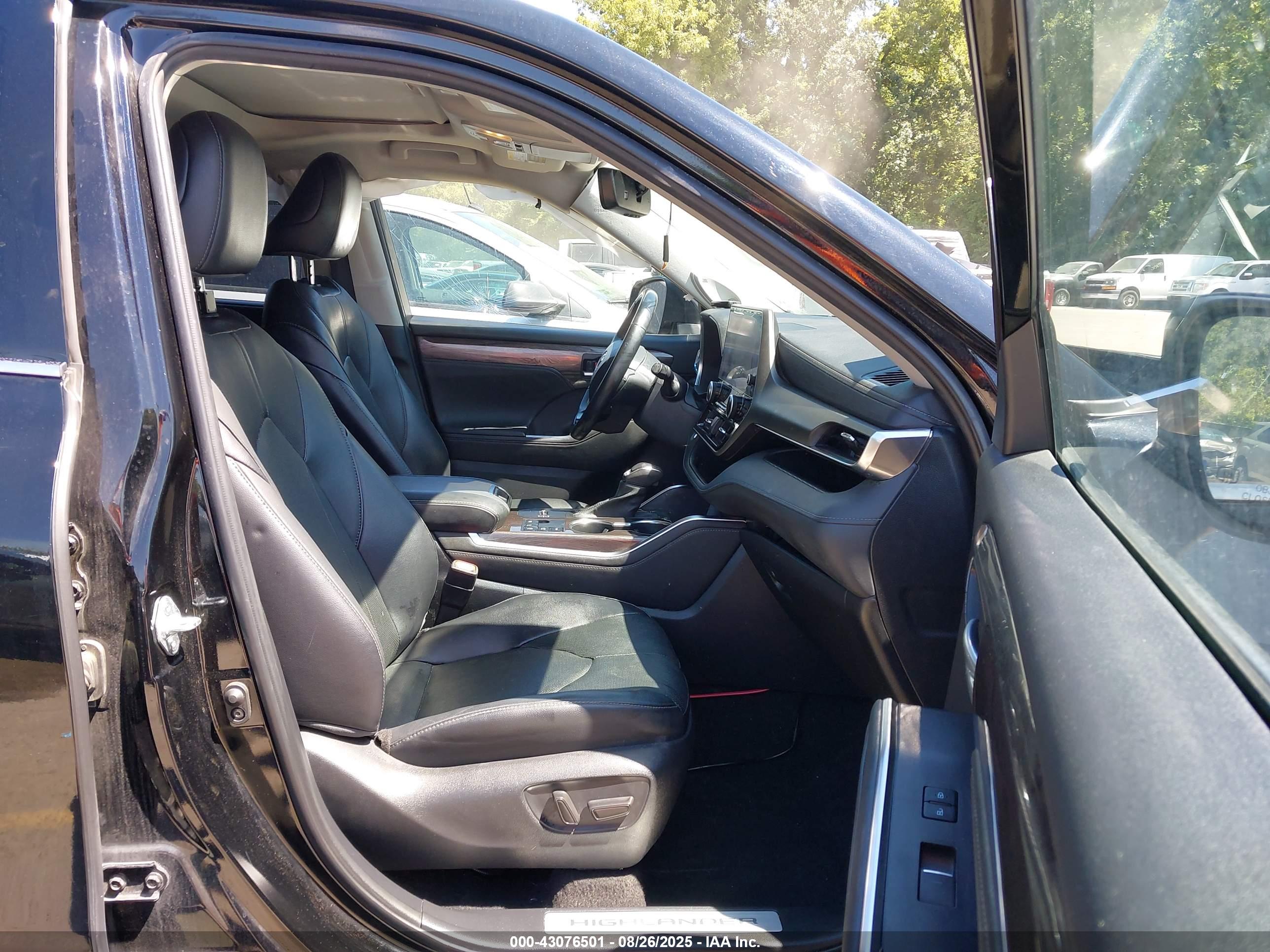 TOYOTA HIGHLANDER image 5