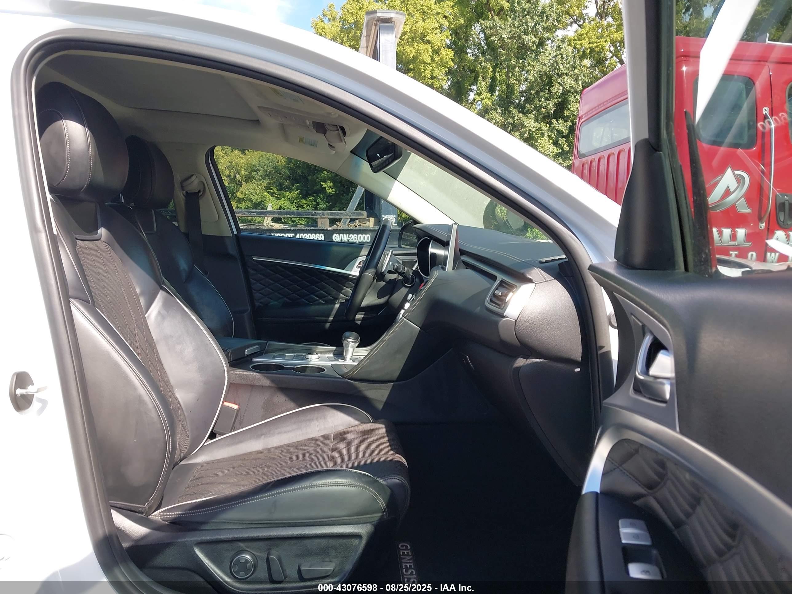 GENESIS G70 image 5