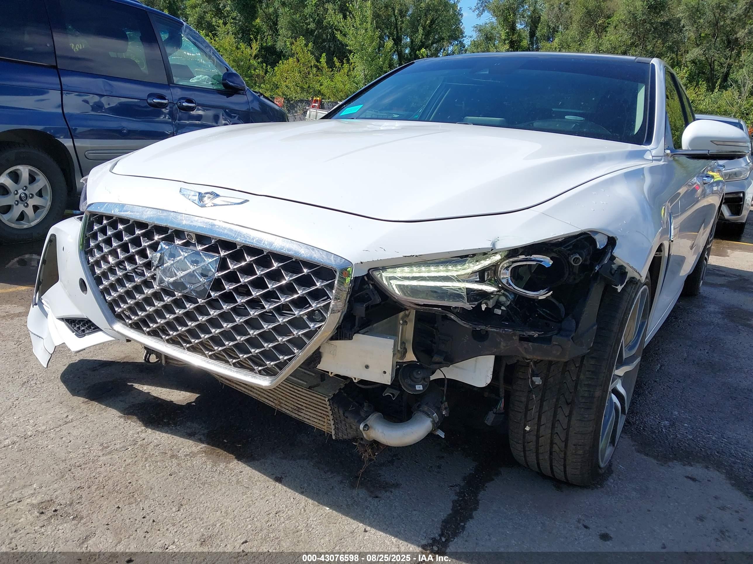 GENESIS G70 image 6
