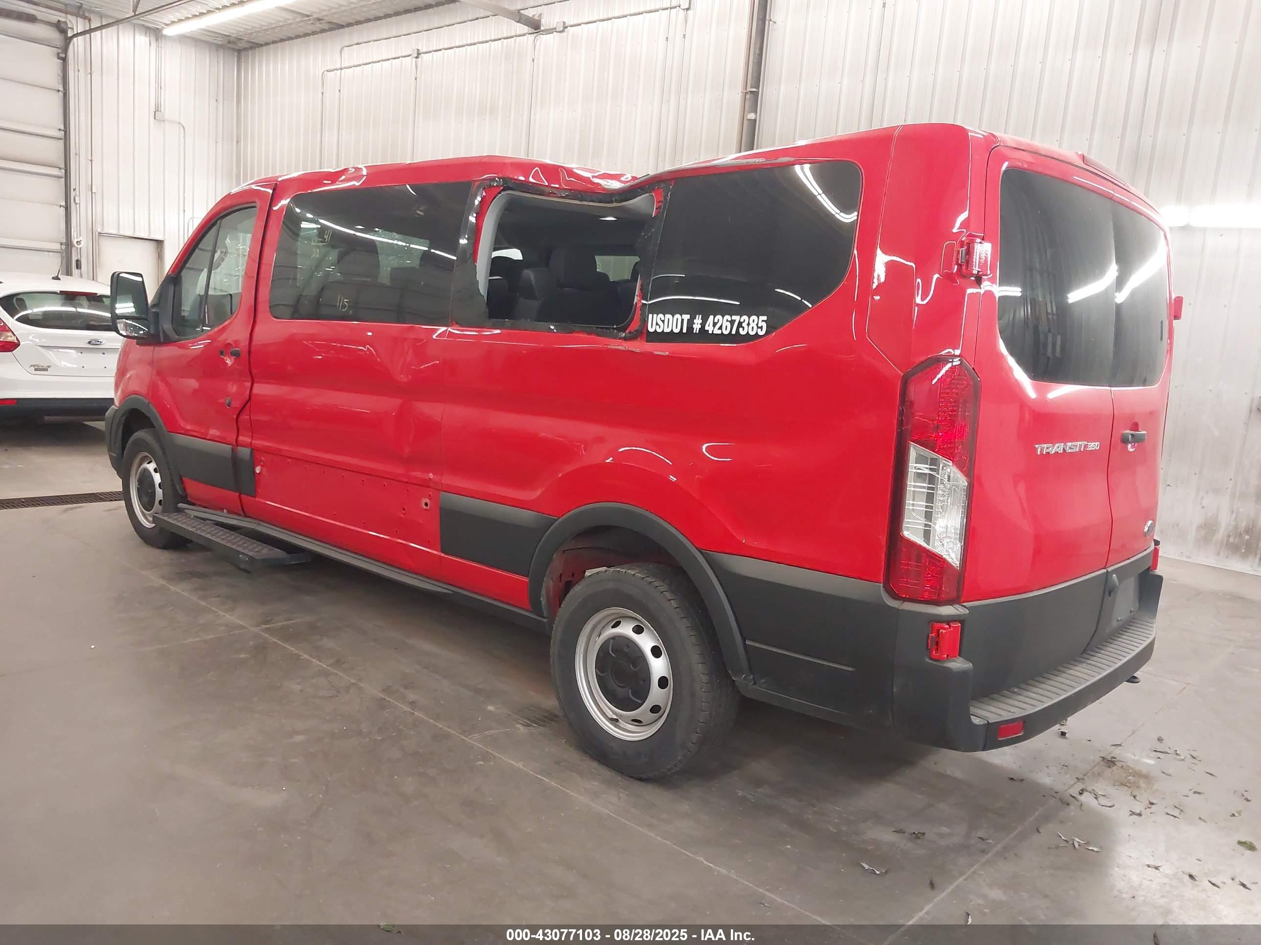 FORD TRANSIT-350 image 3