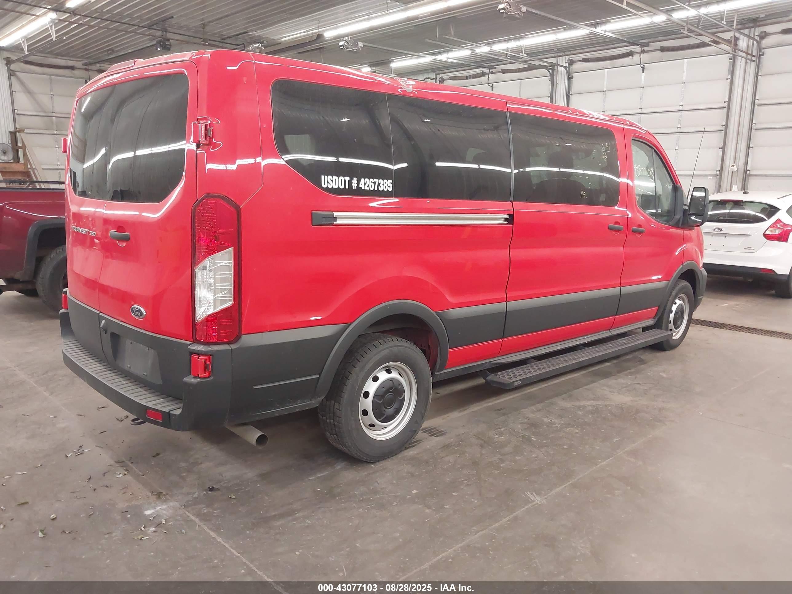 FORD TRANSIT-350 image 4
