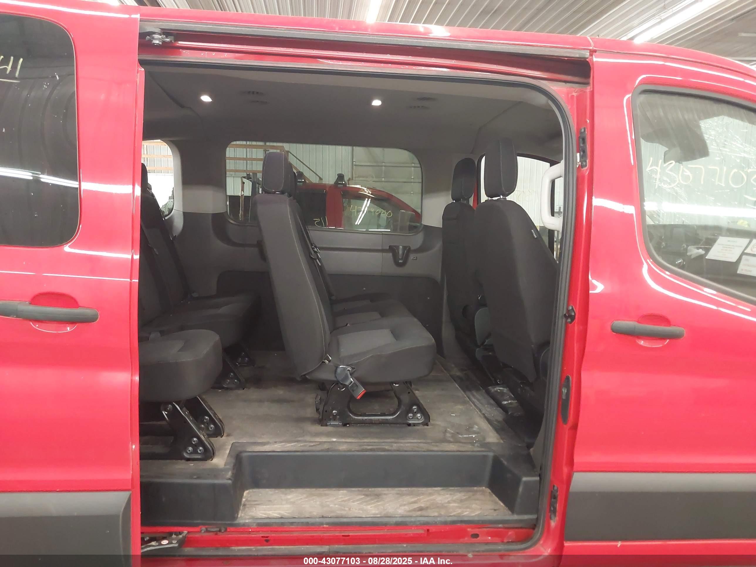 FORD TRANSIT-350 image 8
