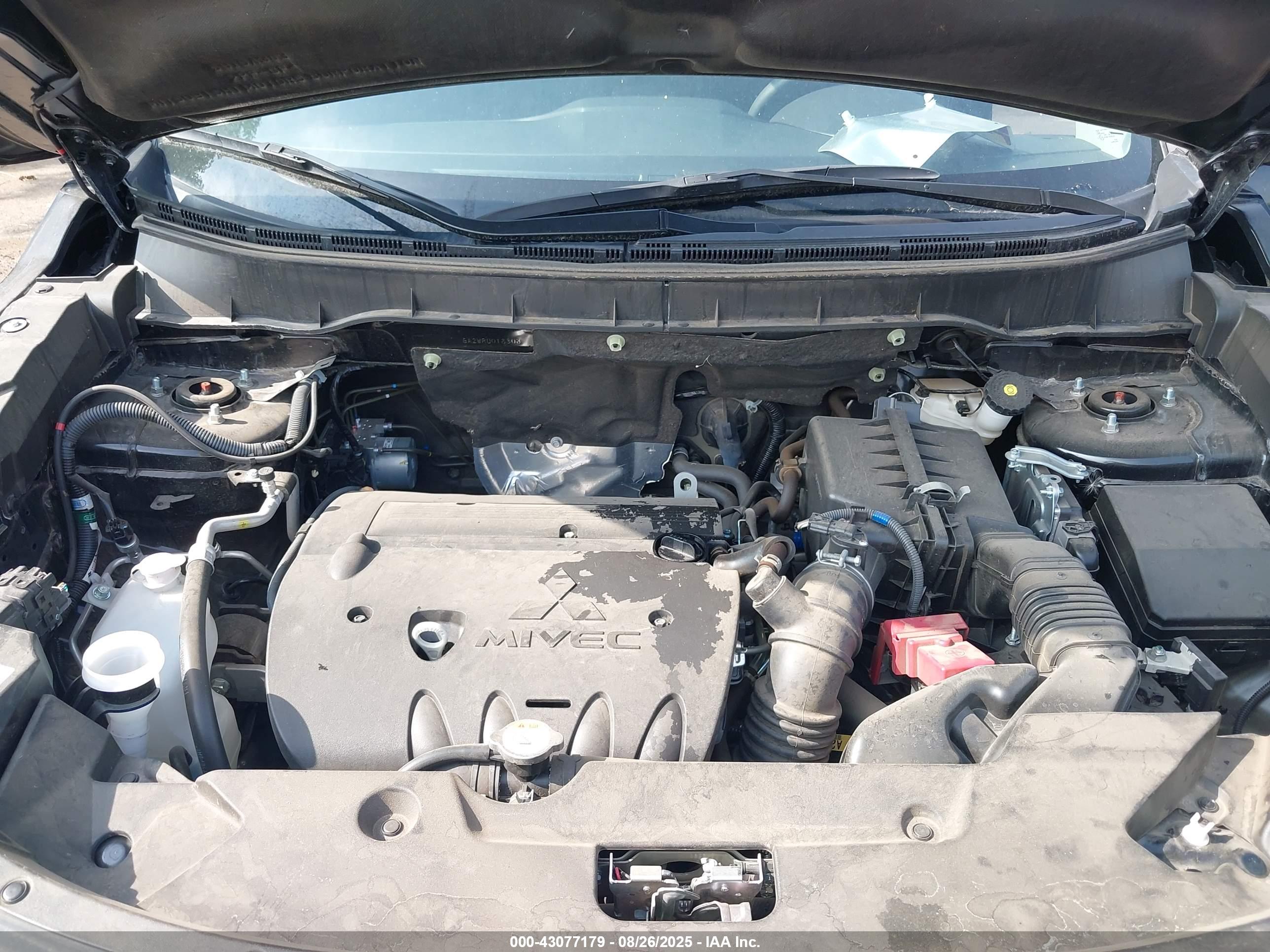 MITSUBISHI OUTLANDER image 10