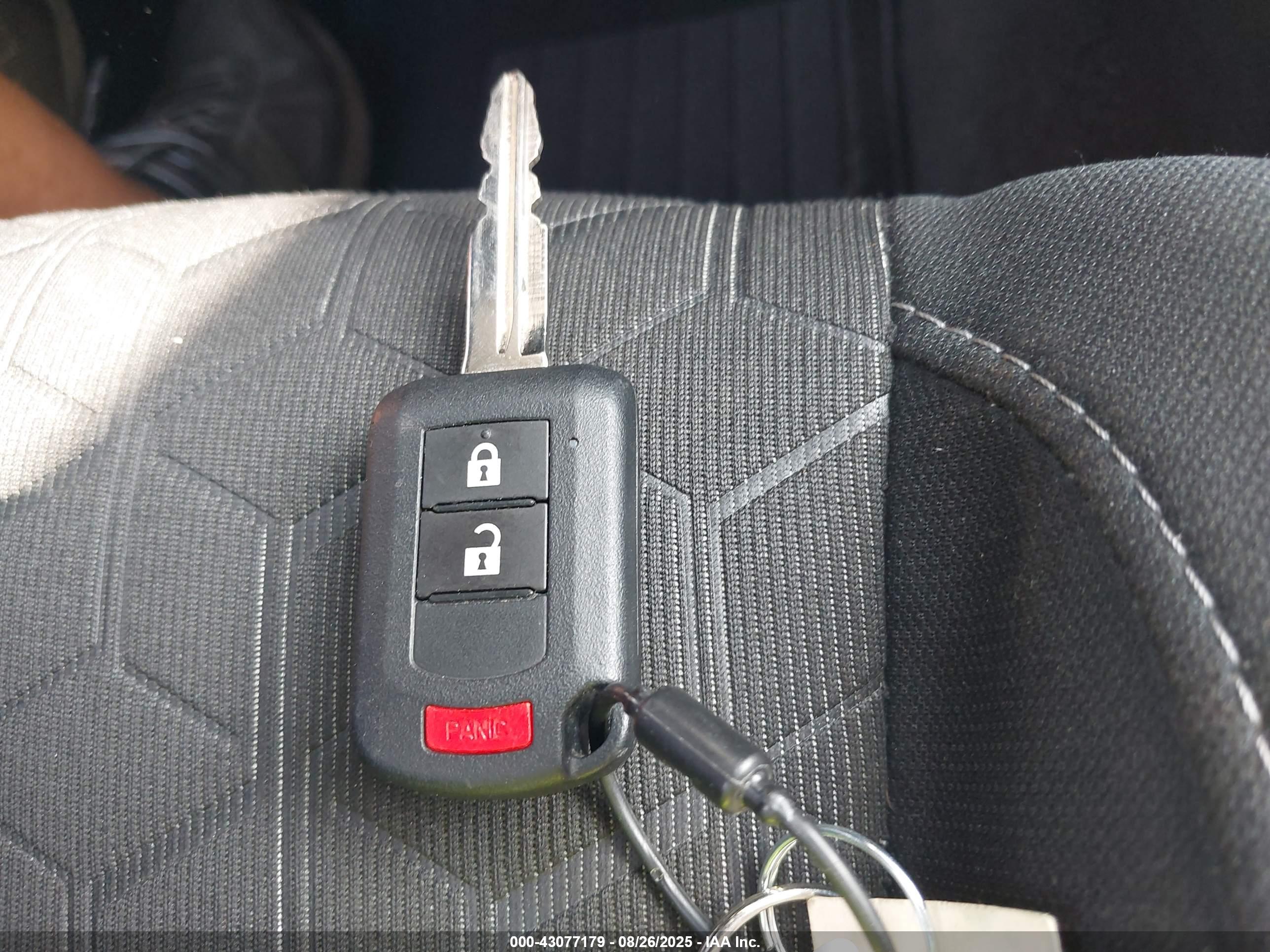 MITSUBISHI OUTLANDER image 11