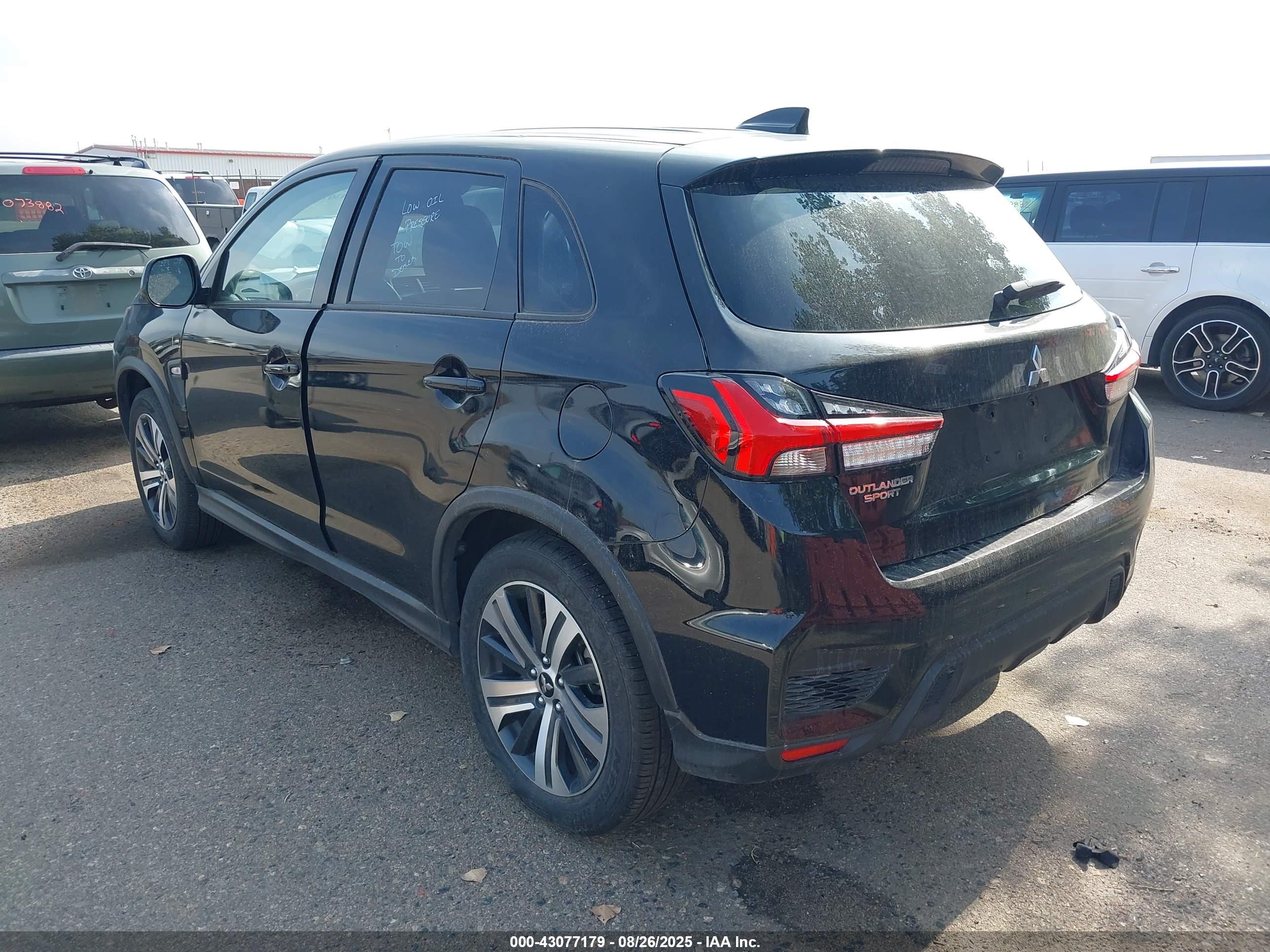MITSUBISHI OUTLANDER image 3