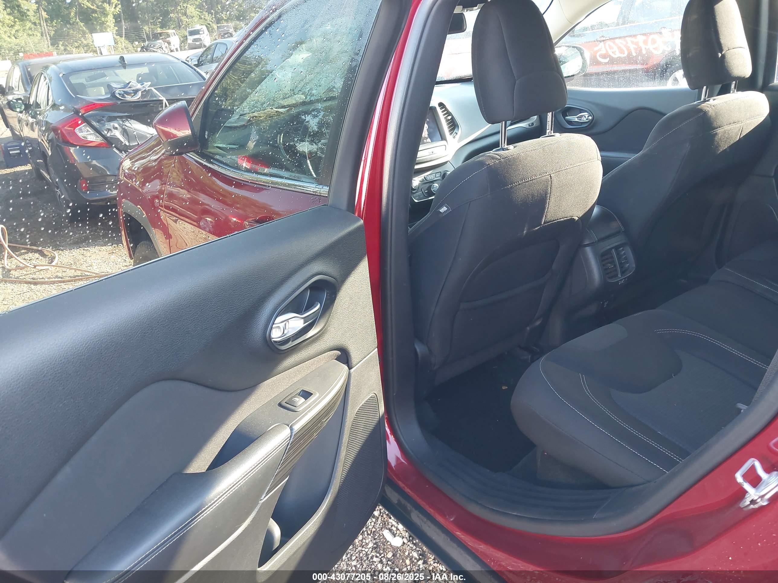 JEEP CHEROKEE image 8