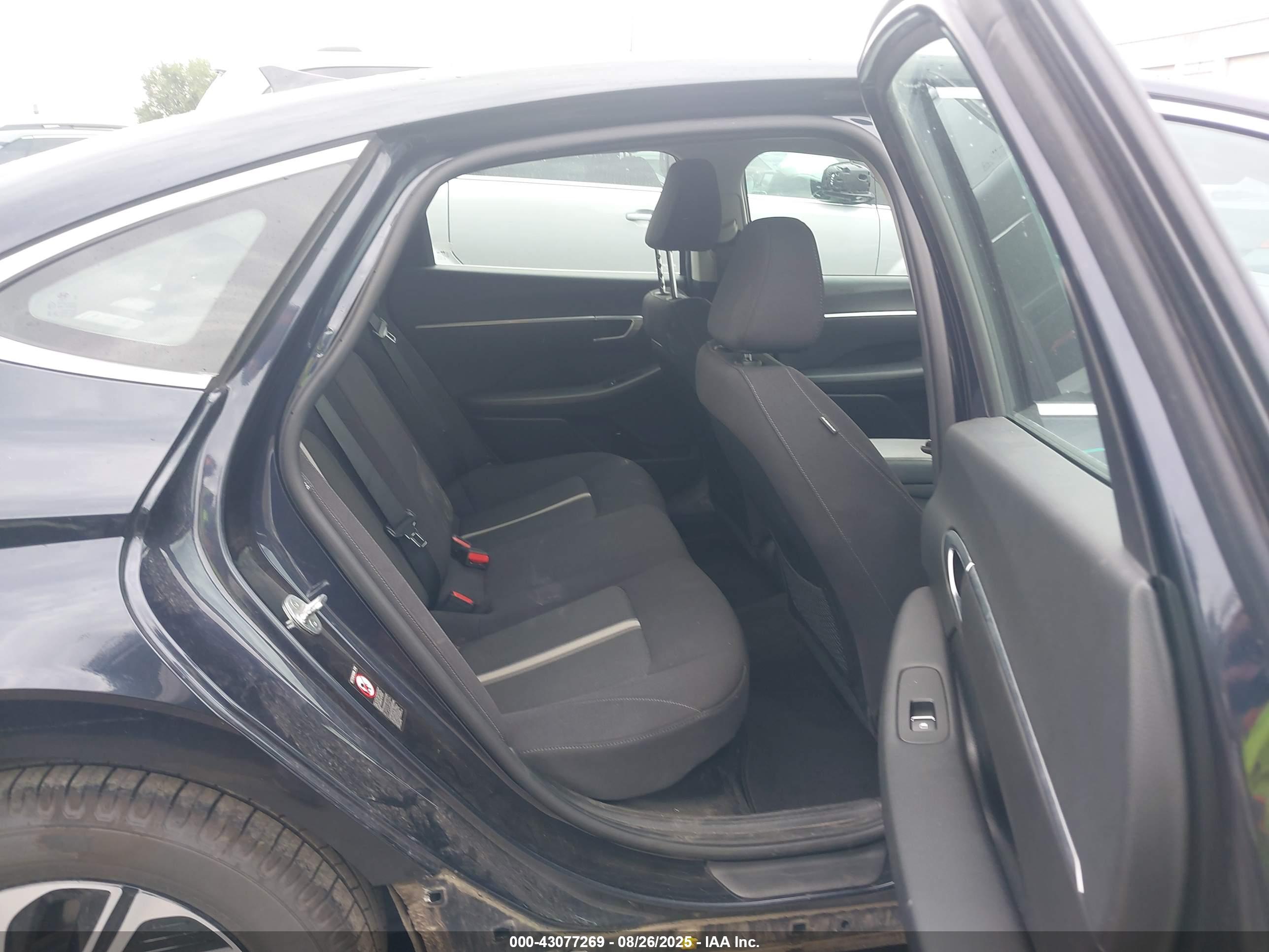 HYUNDAI SONATA image 8