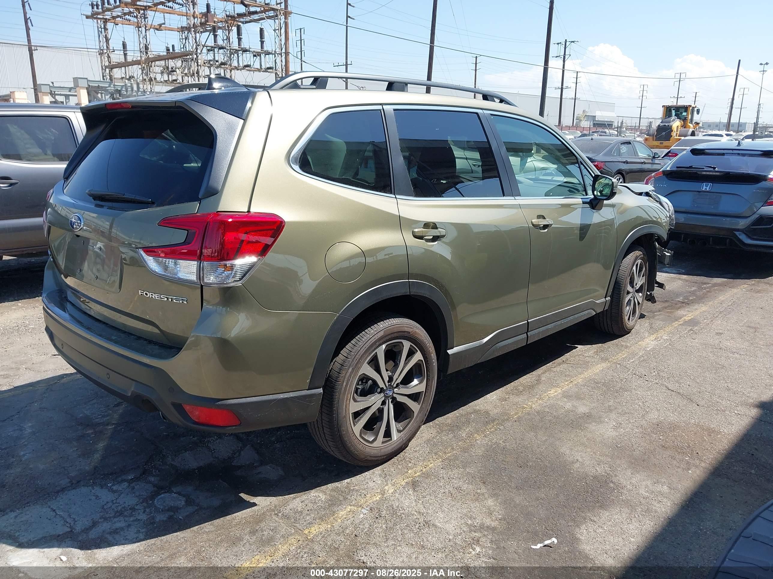 SUBARU FORESTER image 4
