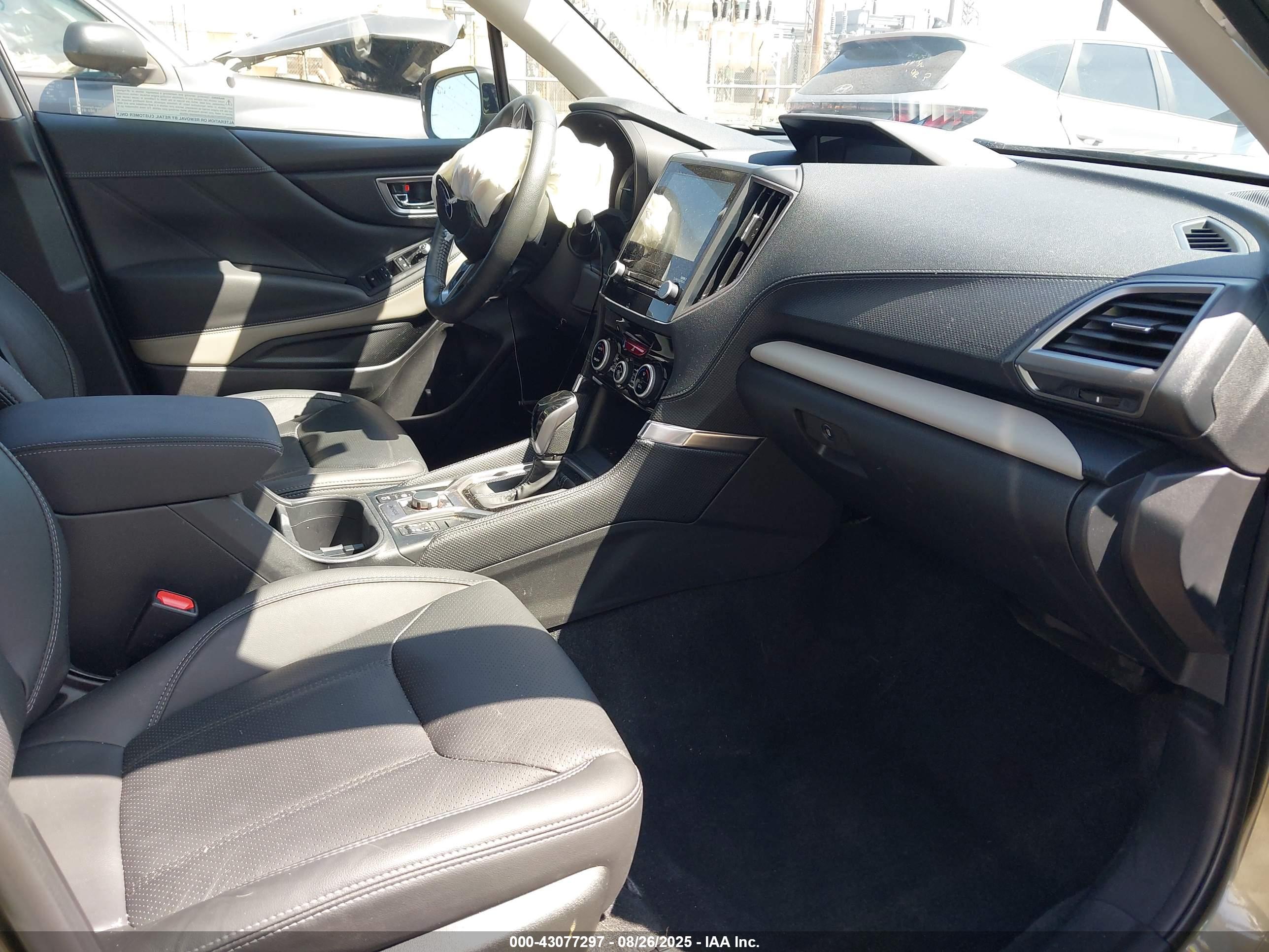 SUBARU FORESTER image 5