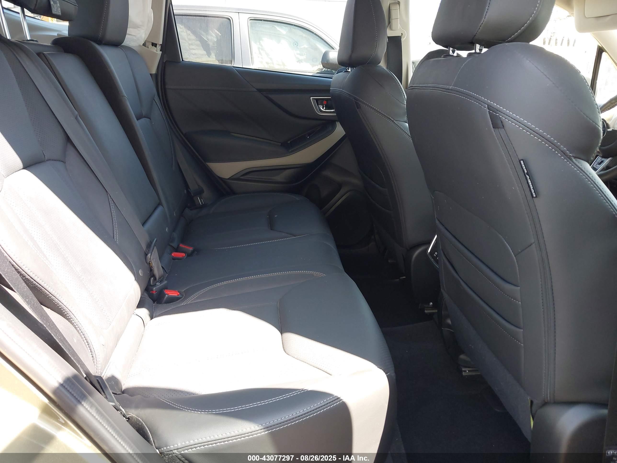 SUBARU FORESTER image 8