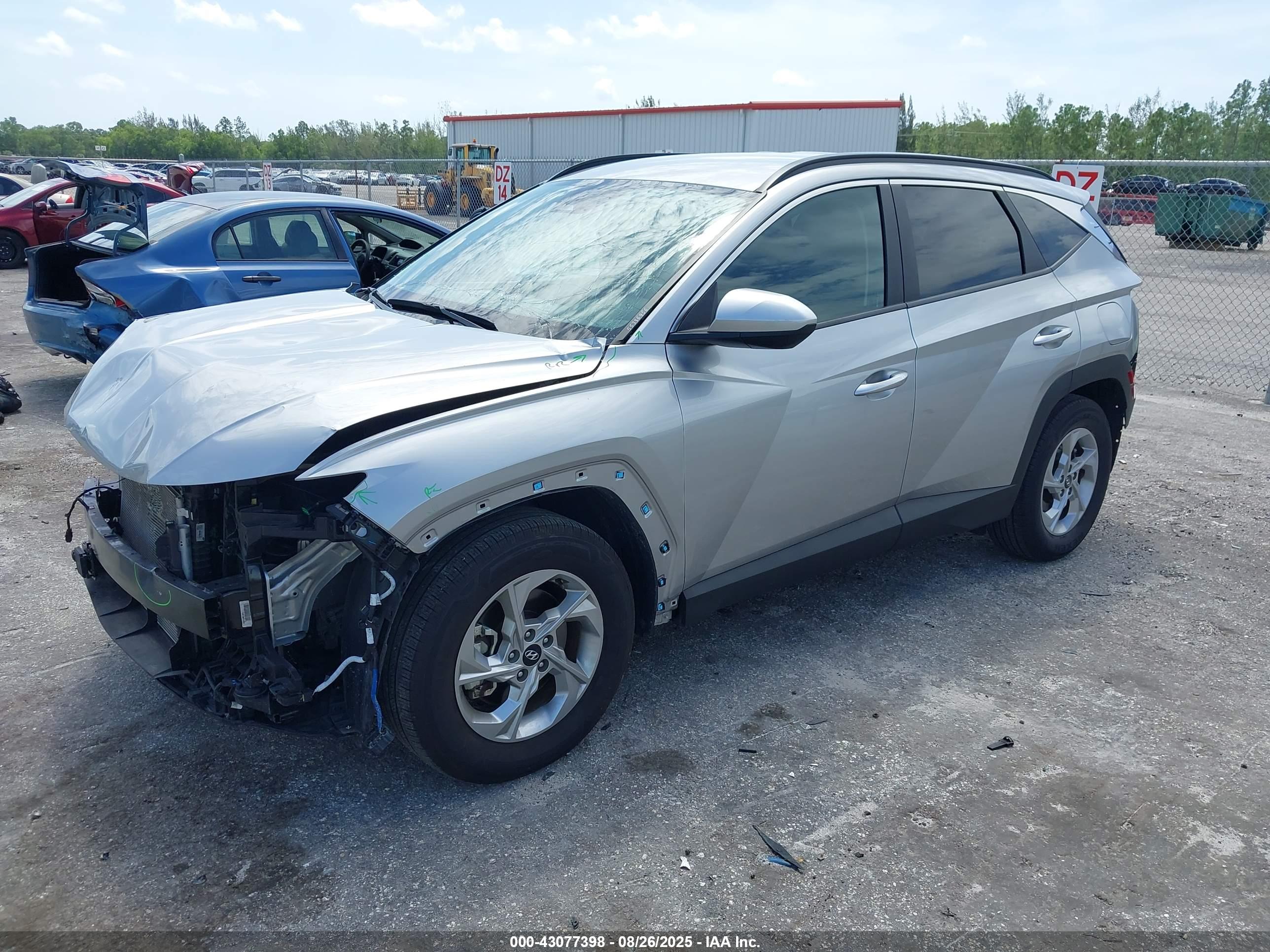 HYUNDAI TUCSON image 2