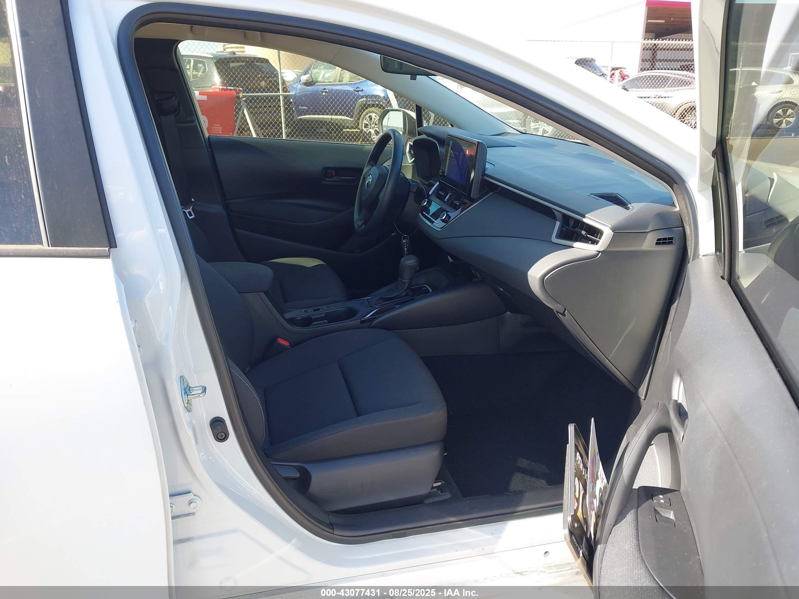 TOYOTA COROLLA image 5