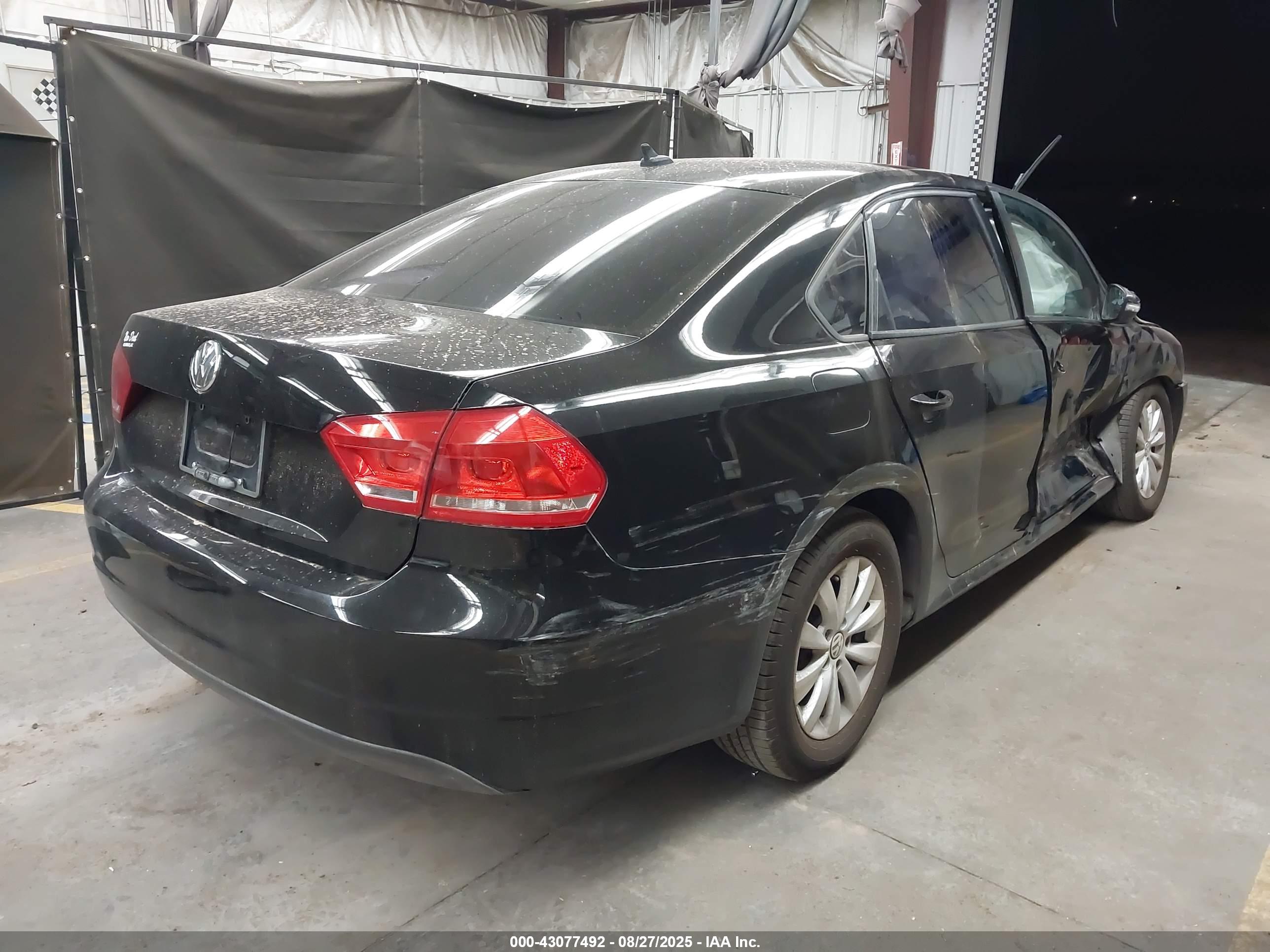VOLKSWAGEN PASSAT image 4