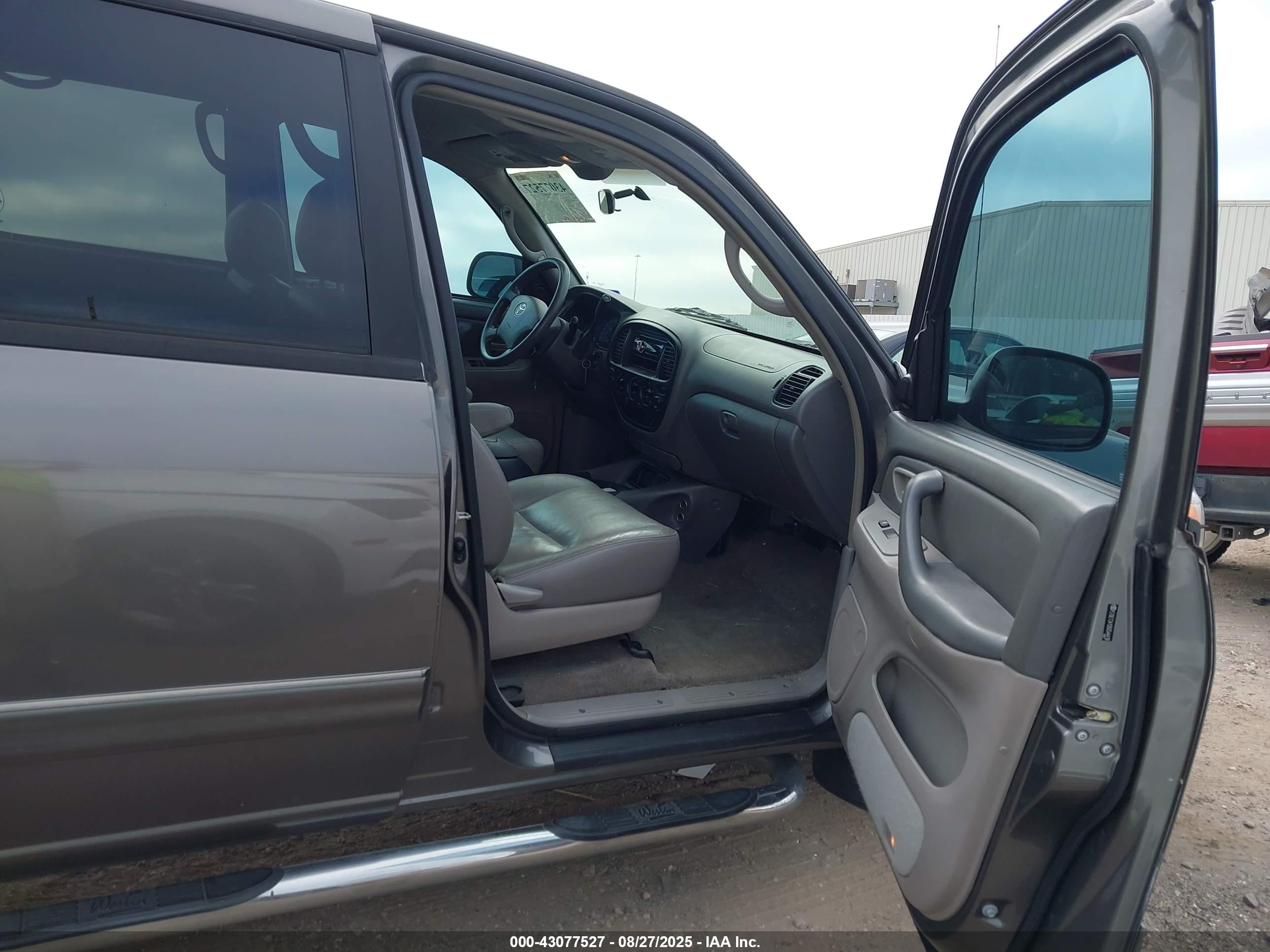 TOYOTA TUNDRA image 5