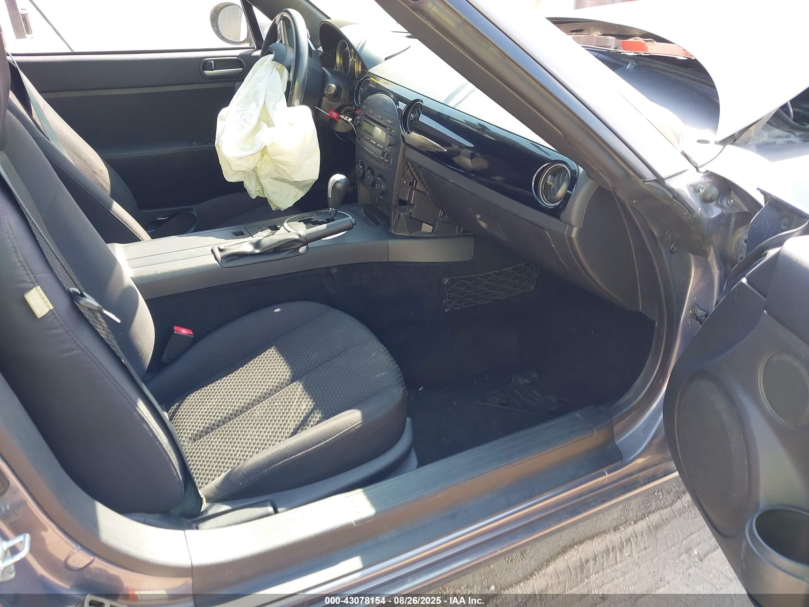 MAZDA MX-5 image 5