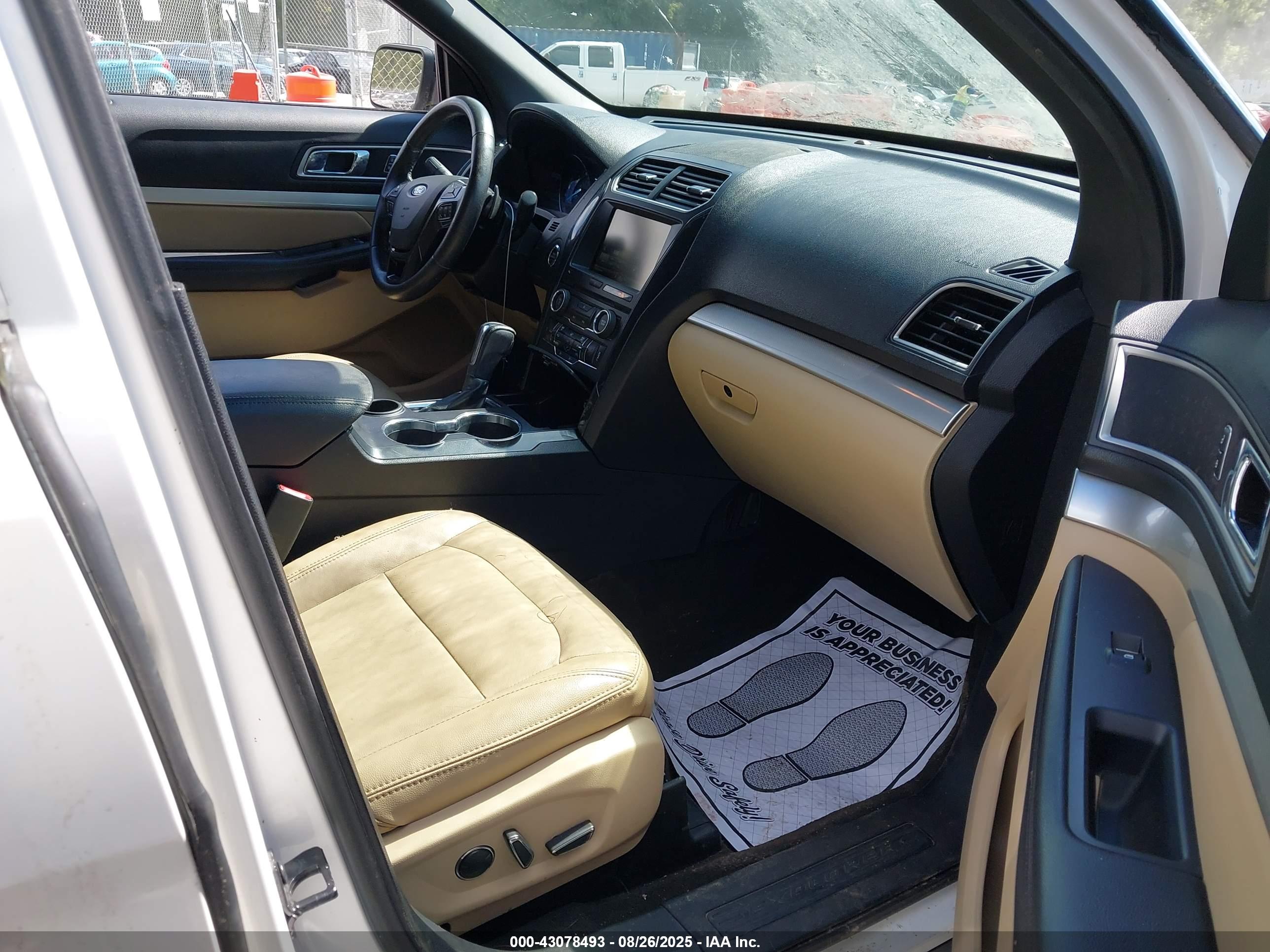 FORD EXPLORER image 5