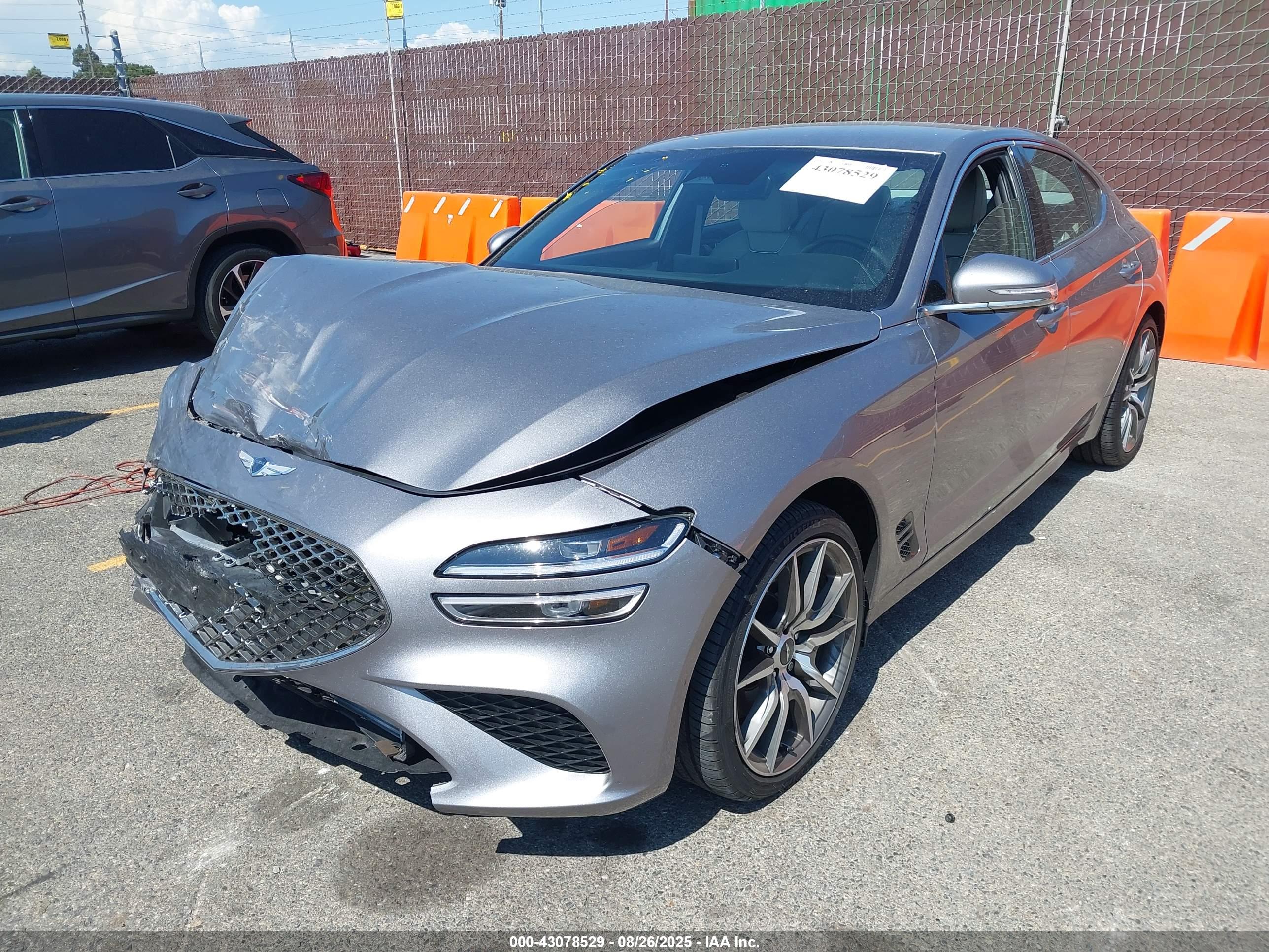 GENESIS G70 image 2