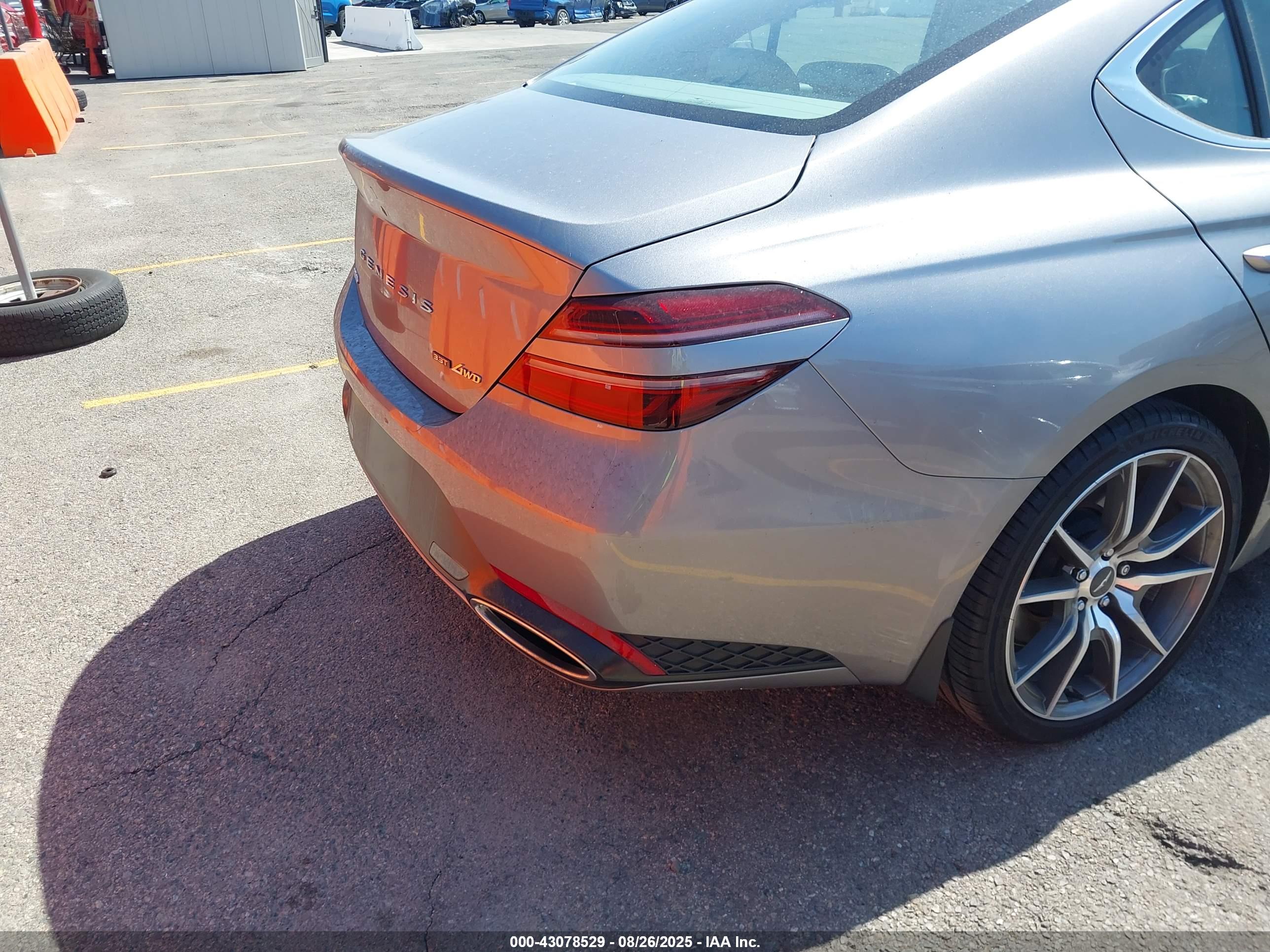 GENESIS G70 image 4