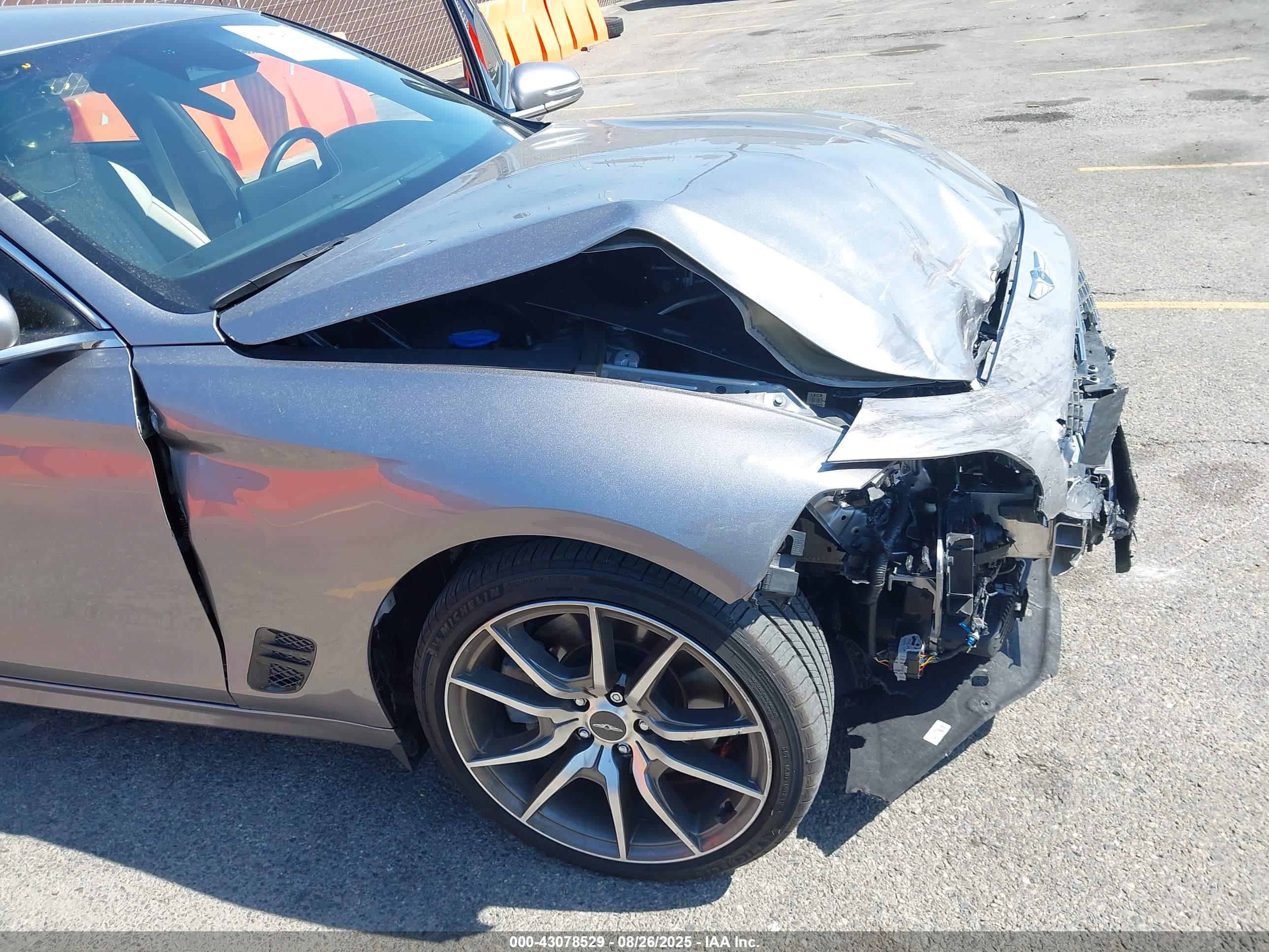 GENESIS G70 image 6