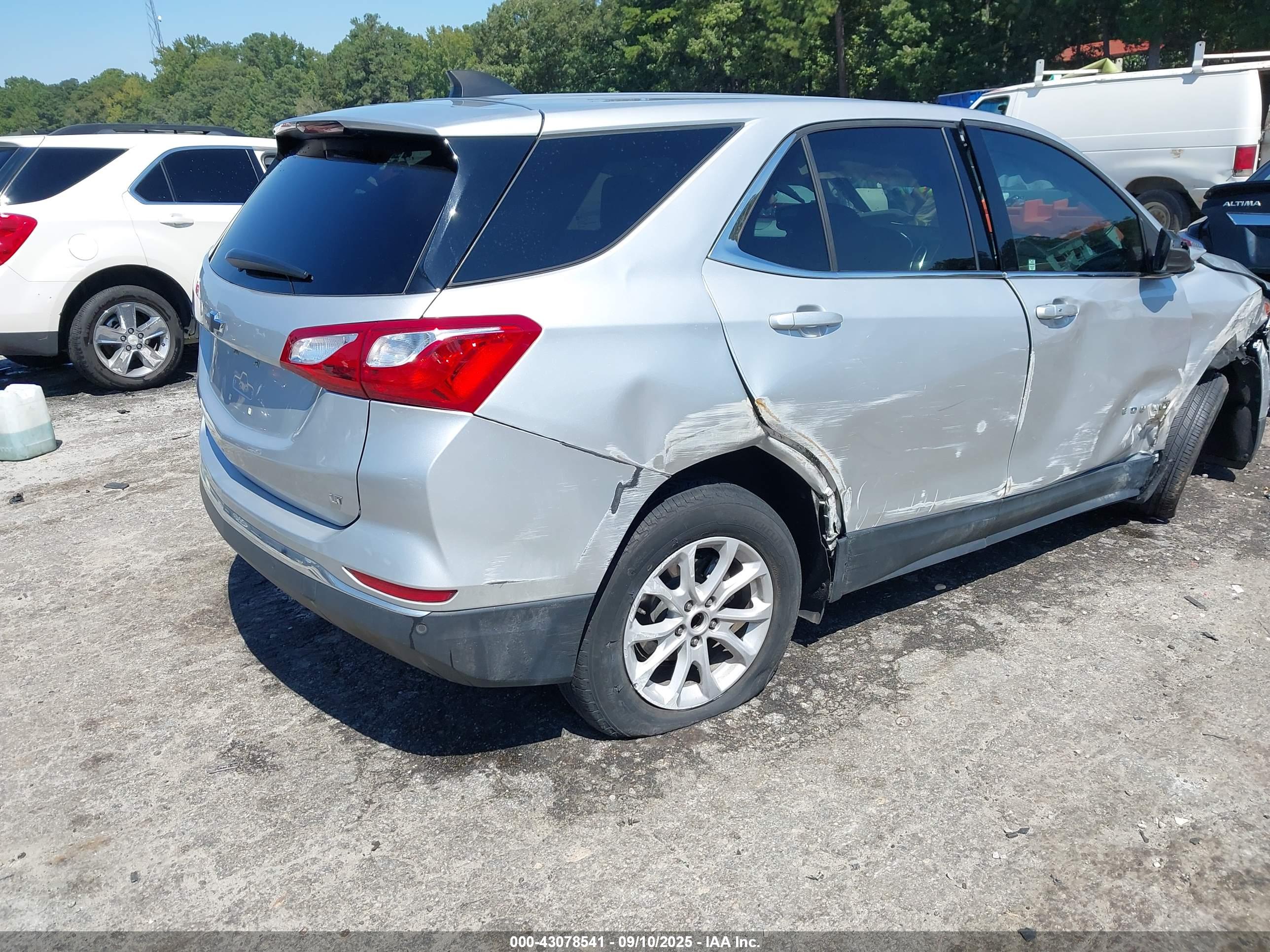 CHEVROLET EQUINOX image 4