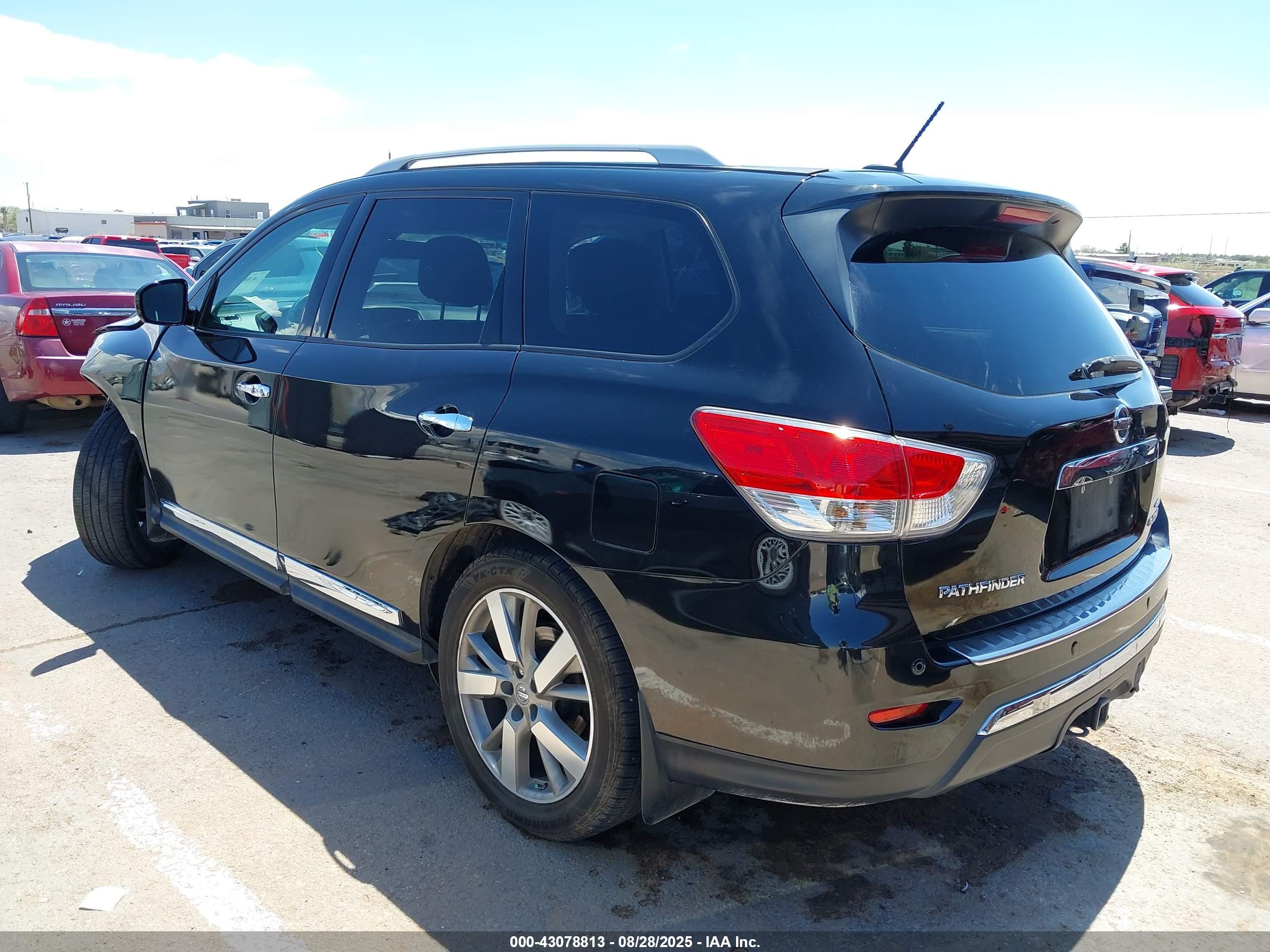 NISSAN PATHFINDER image 3